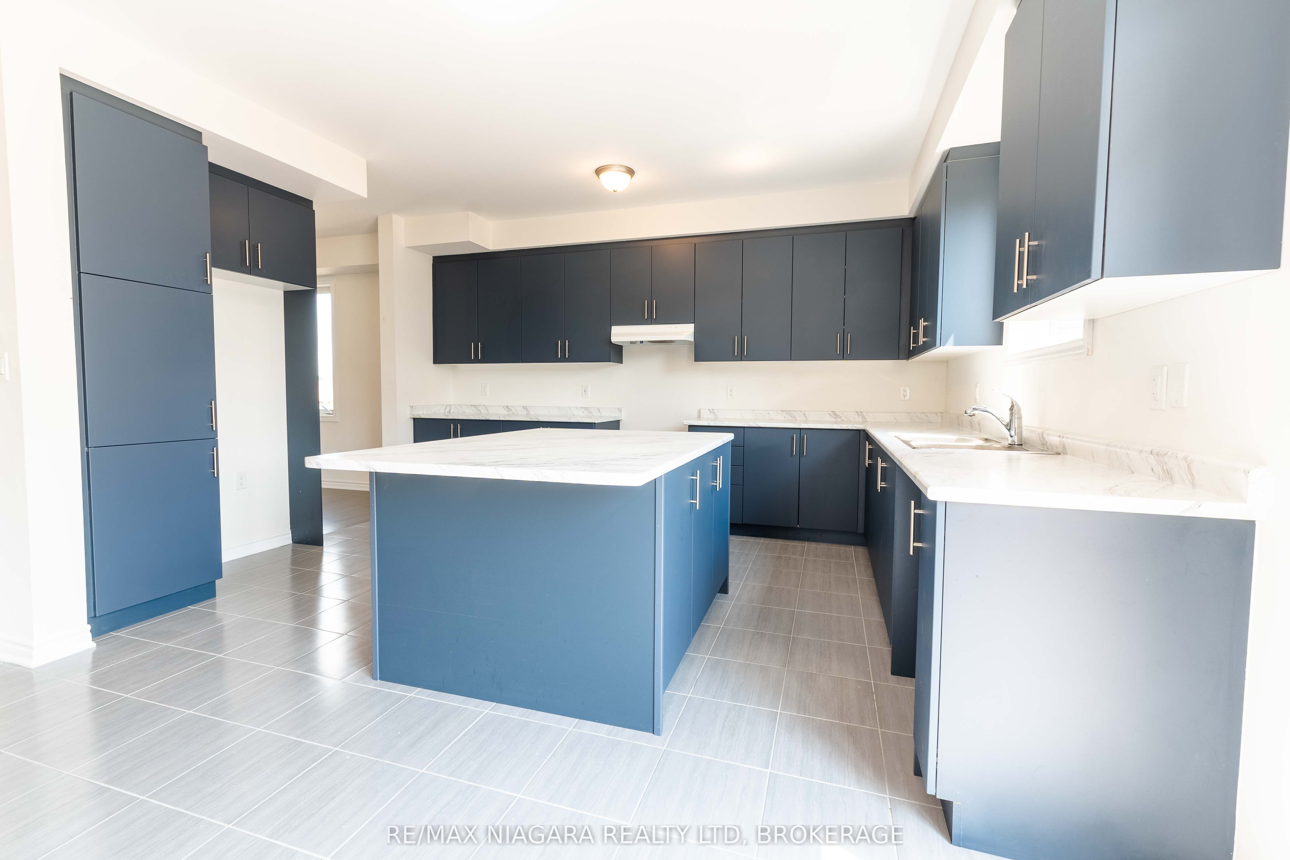 25 ORIOLE Crescent, Port Colborne, ON L3K 6E2 photo 5
