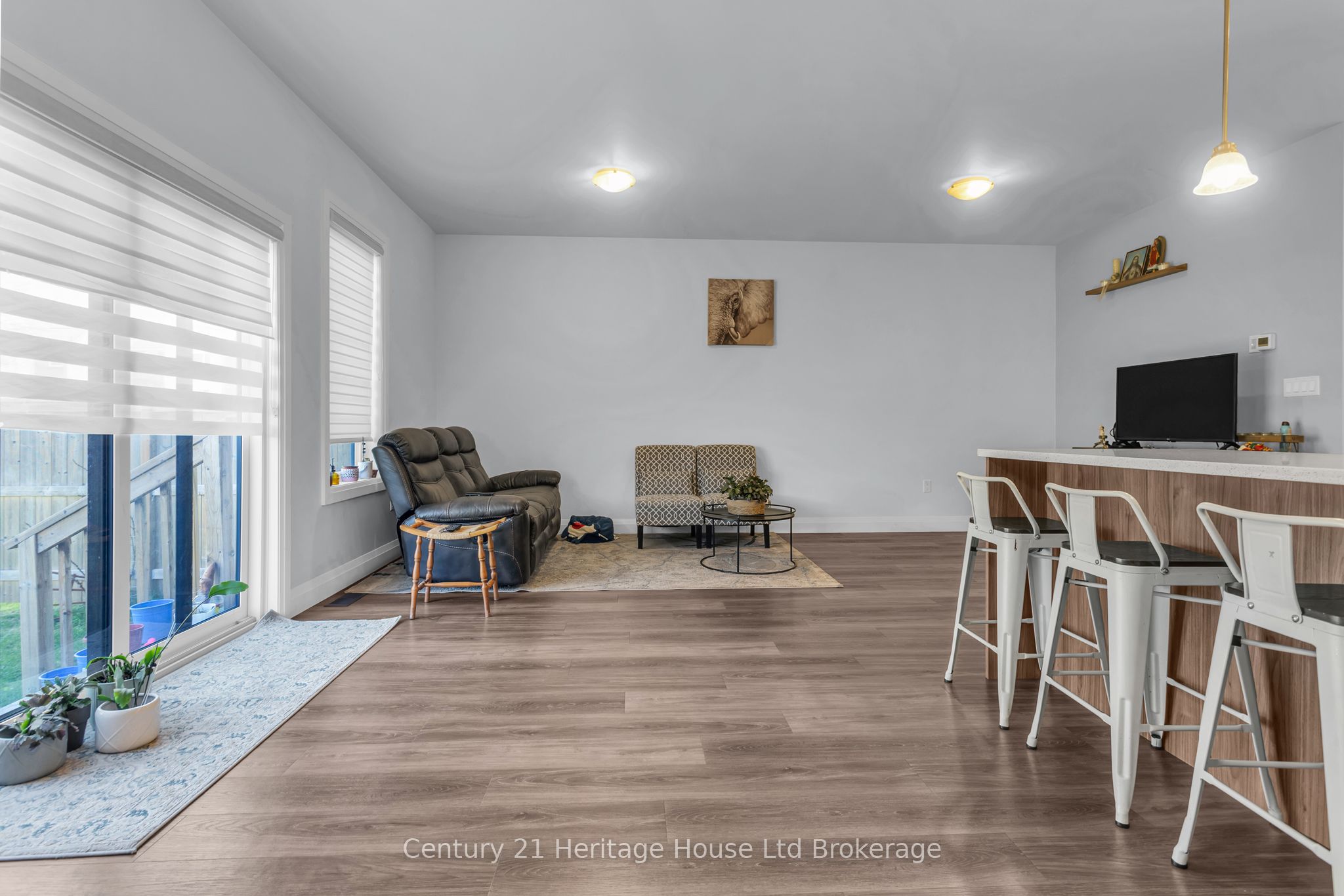 360 Quarter Town Line 102, Tillsonburg, ON N4G 0H7 photo 5