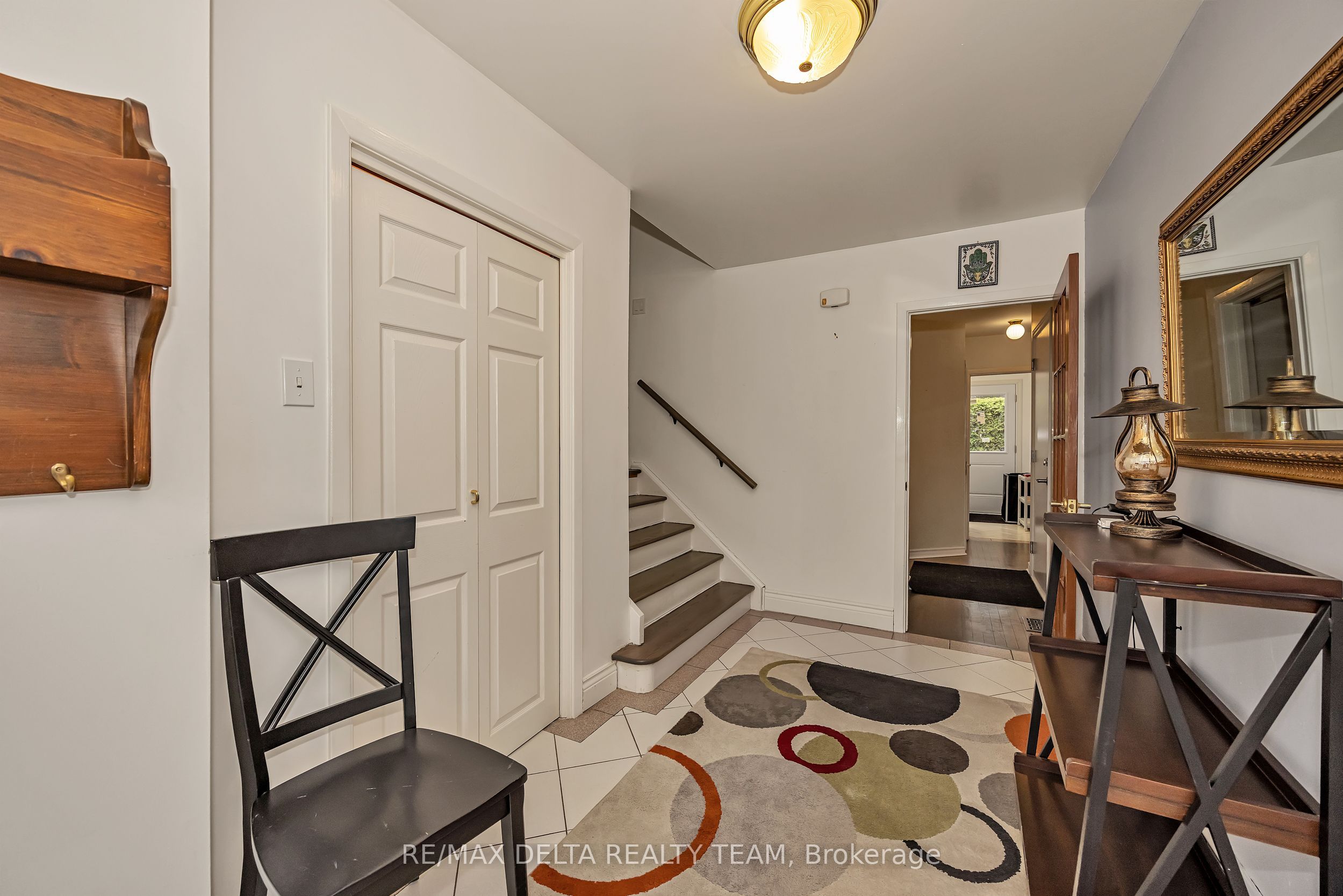 2350 Georgina Drive, Britannia Heights - Queensway Terrace N and Area, ON K2B 7M5 photo 5