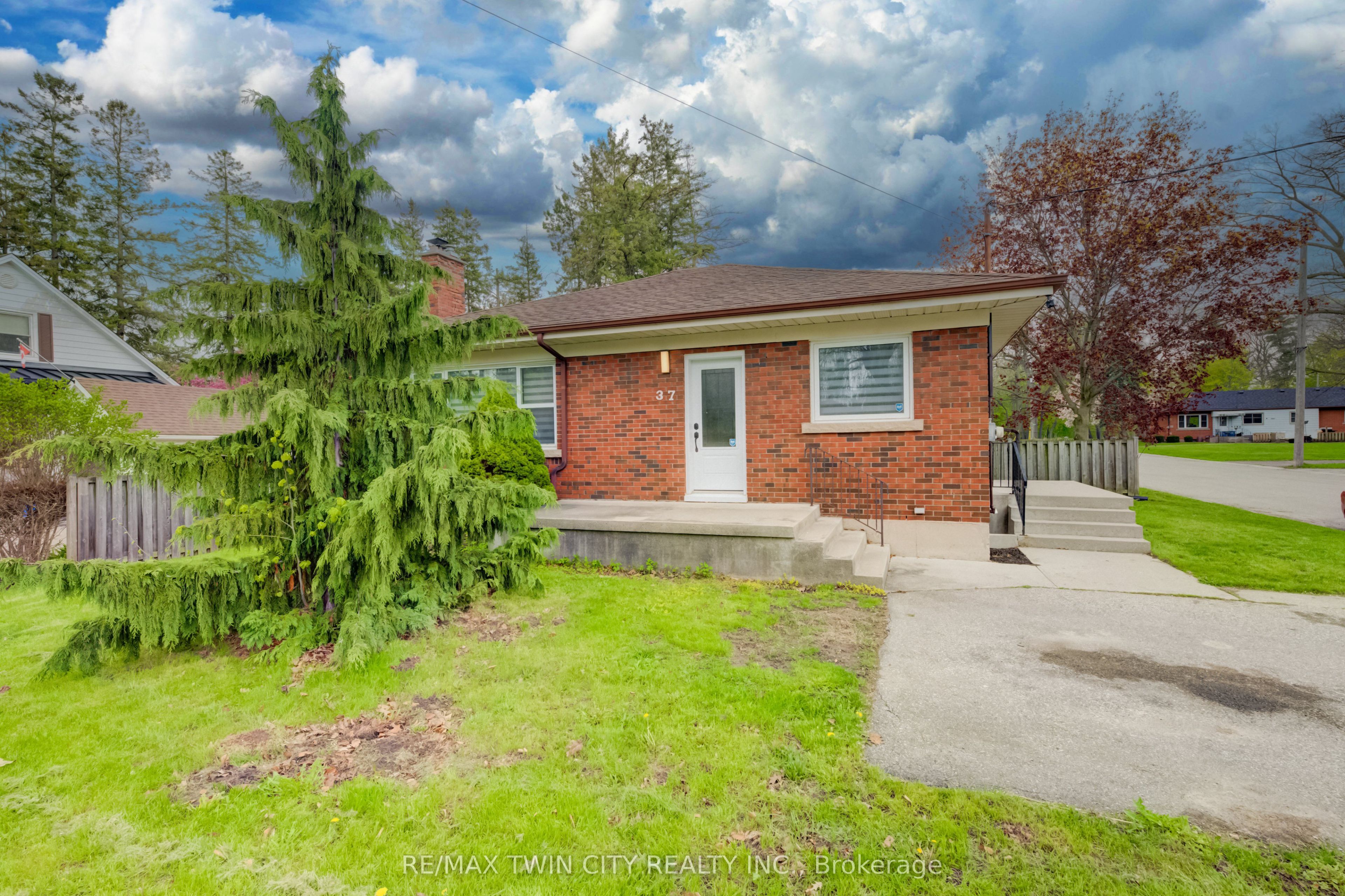 37 Glenwood Drive, Brantford, ON N3S 3G5 photo 2