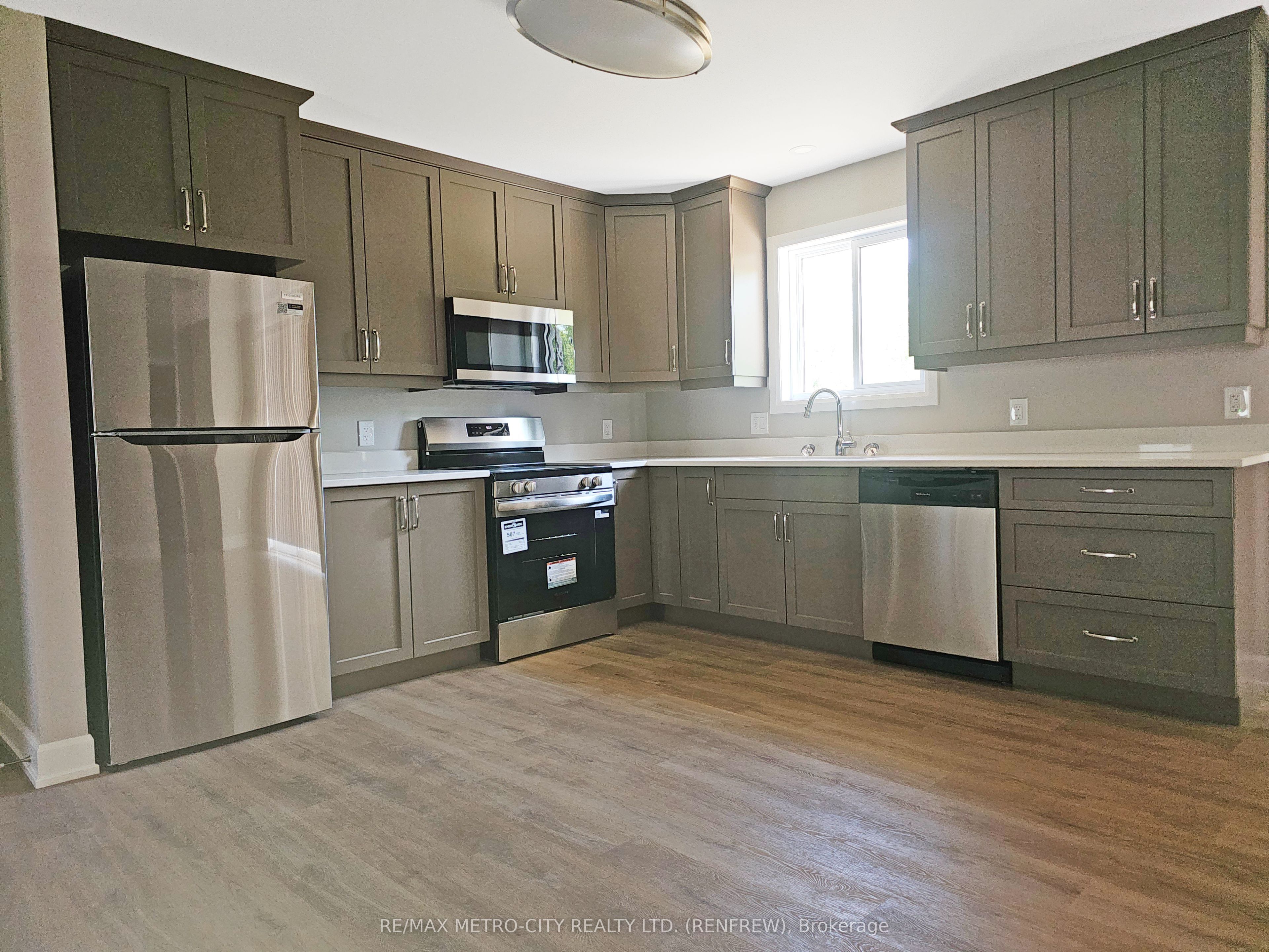321A Usborne Street A, McNab/Braeside, ON K7S 1W2 photo 4