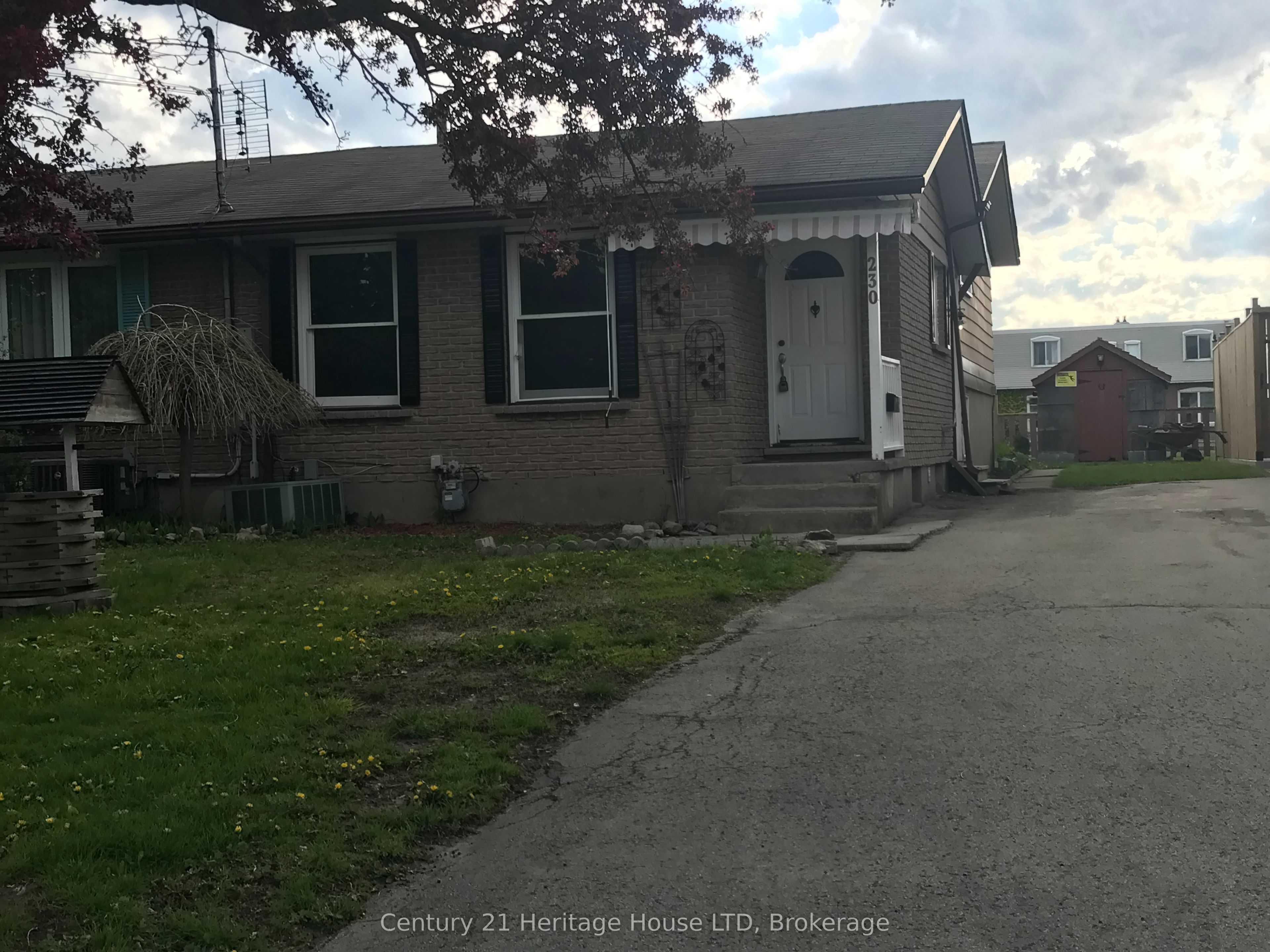 230 Hospital Drive, Fort Erie, ON L2A 5X1 photo 2