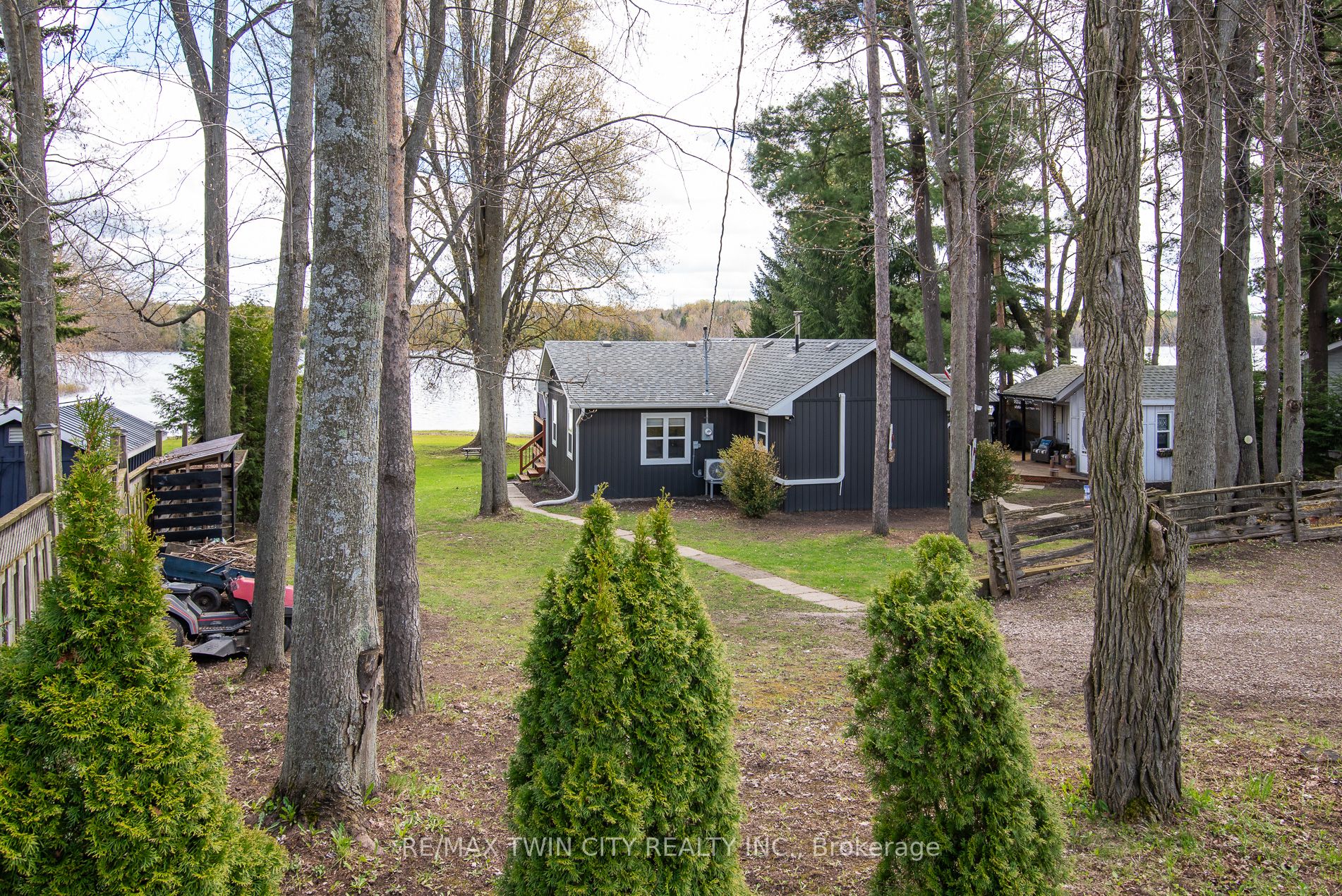 516 Fifth Street N, Centre Wellington, ON N0B 1J0 photo 4
