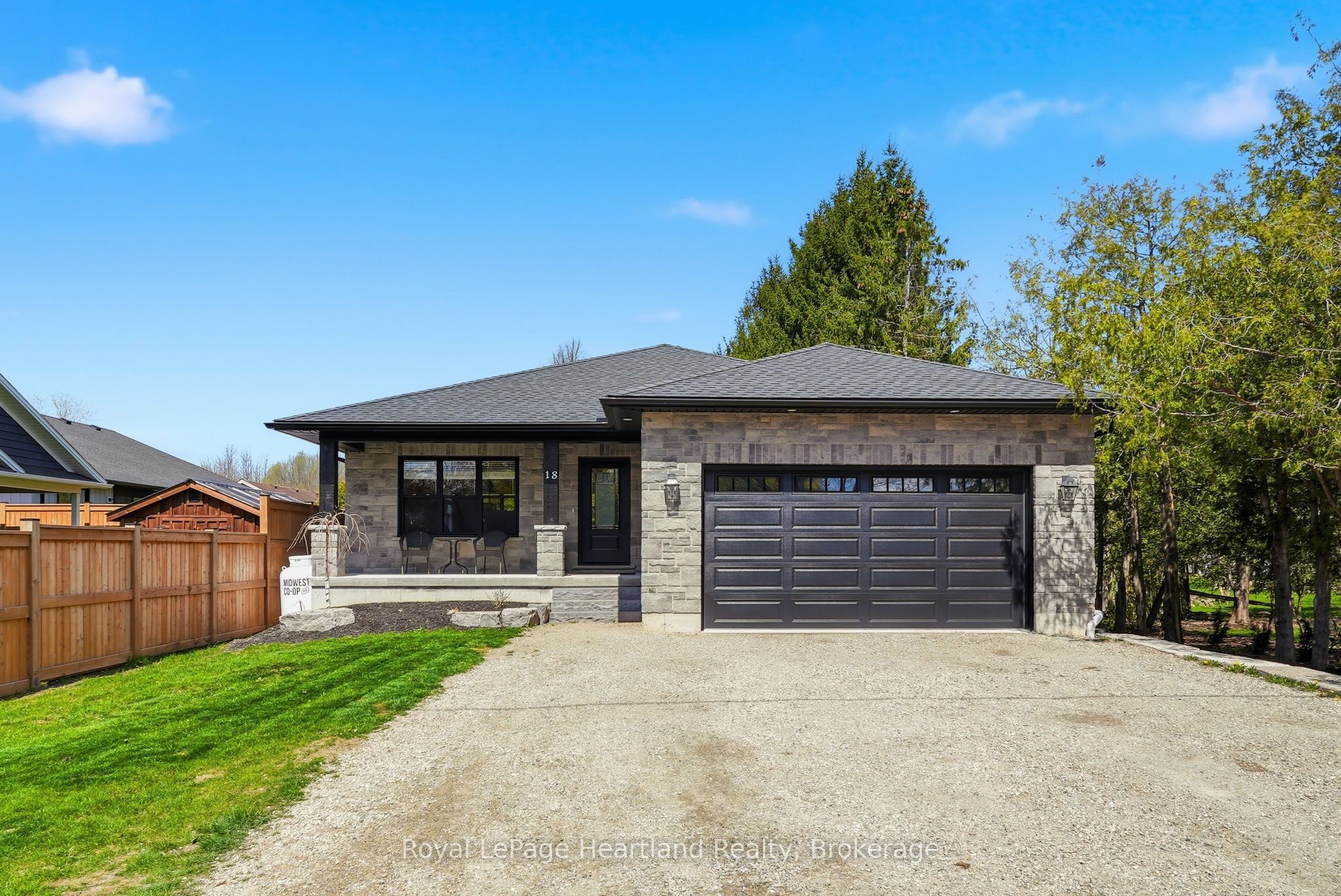 18 Geddes Street W, Minto, ON N0G 1M0