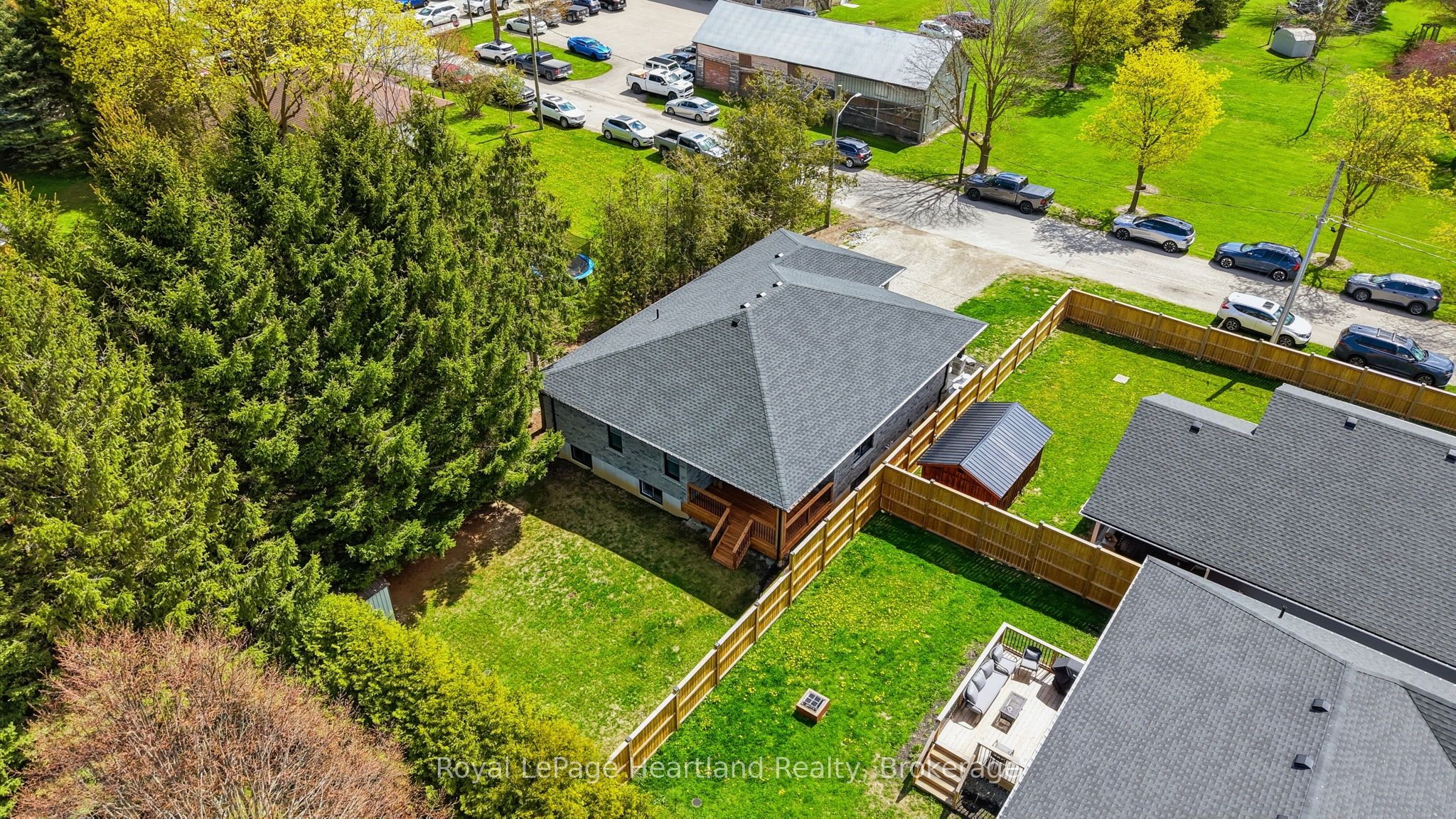 18 Geddes Street W, Minto, ON N0G 1M0 photo 2