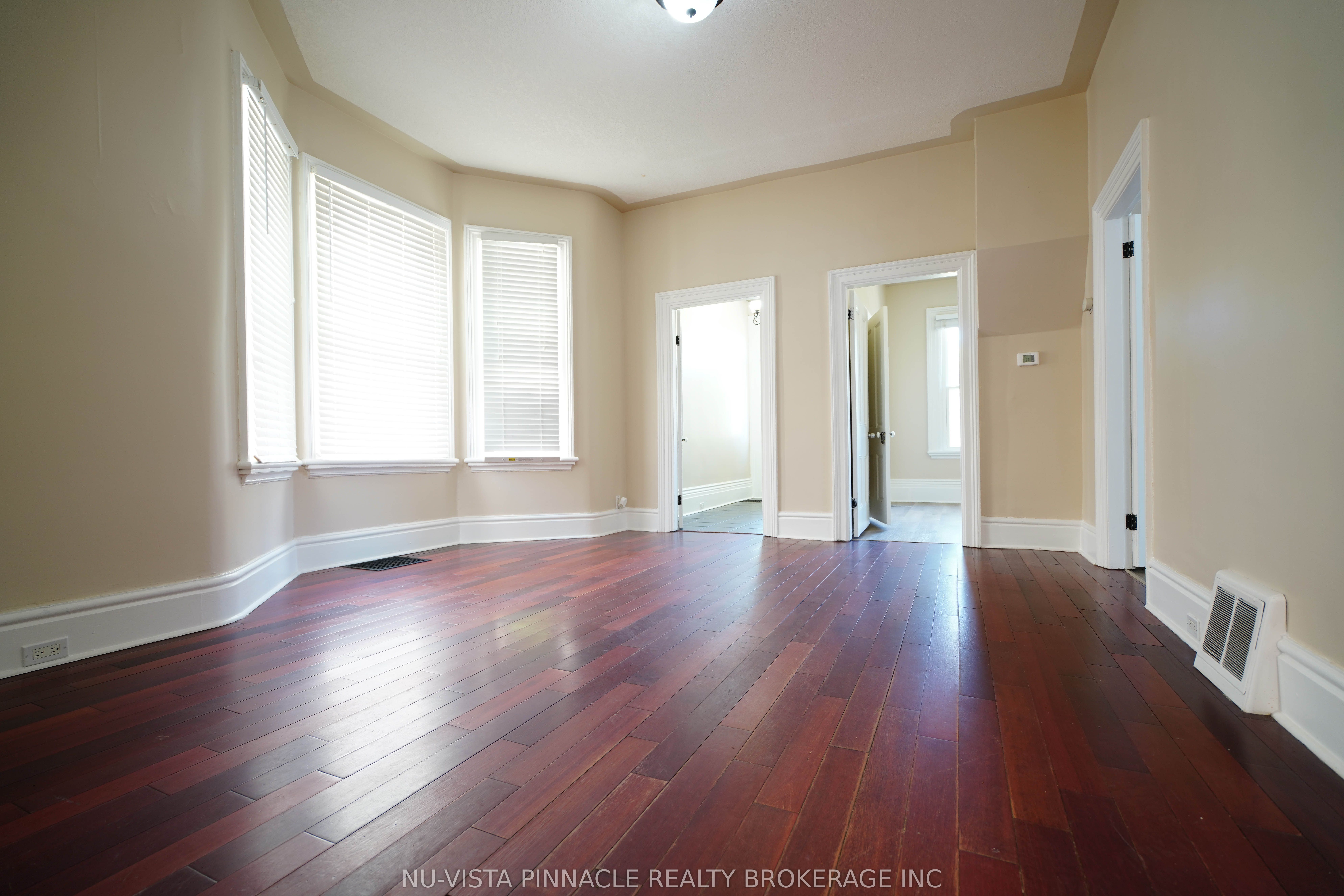 571 Dufferin Avenue, London East, ON N6B 2A5 photo 5