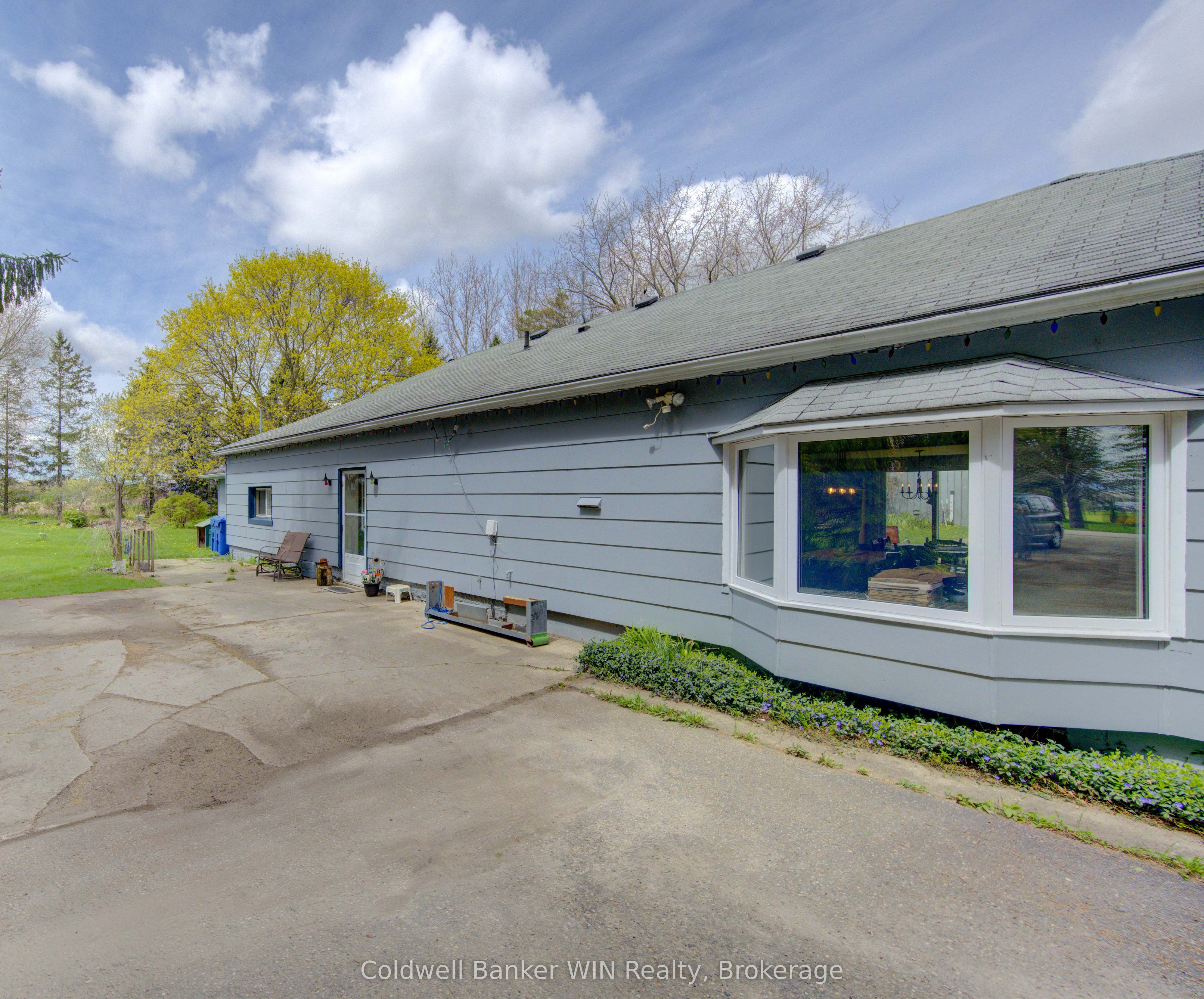 186 Mcfarlin Drive, West Grey, ON N0G 2L0 photo 2