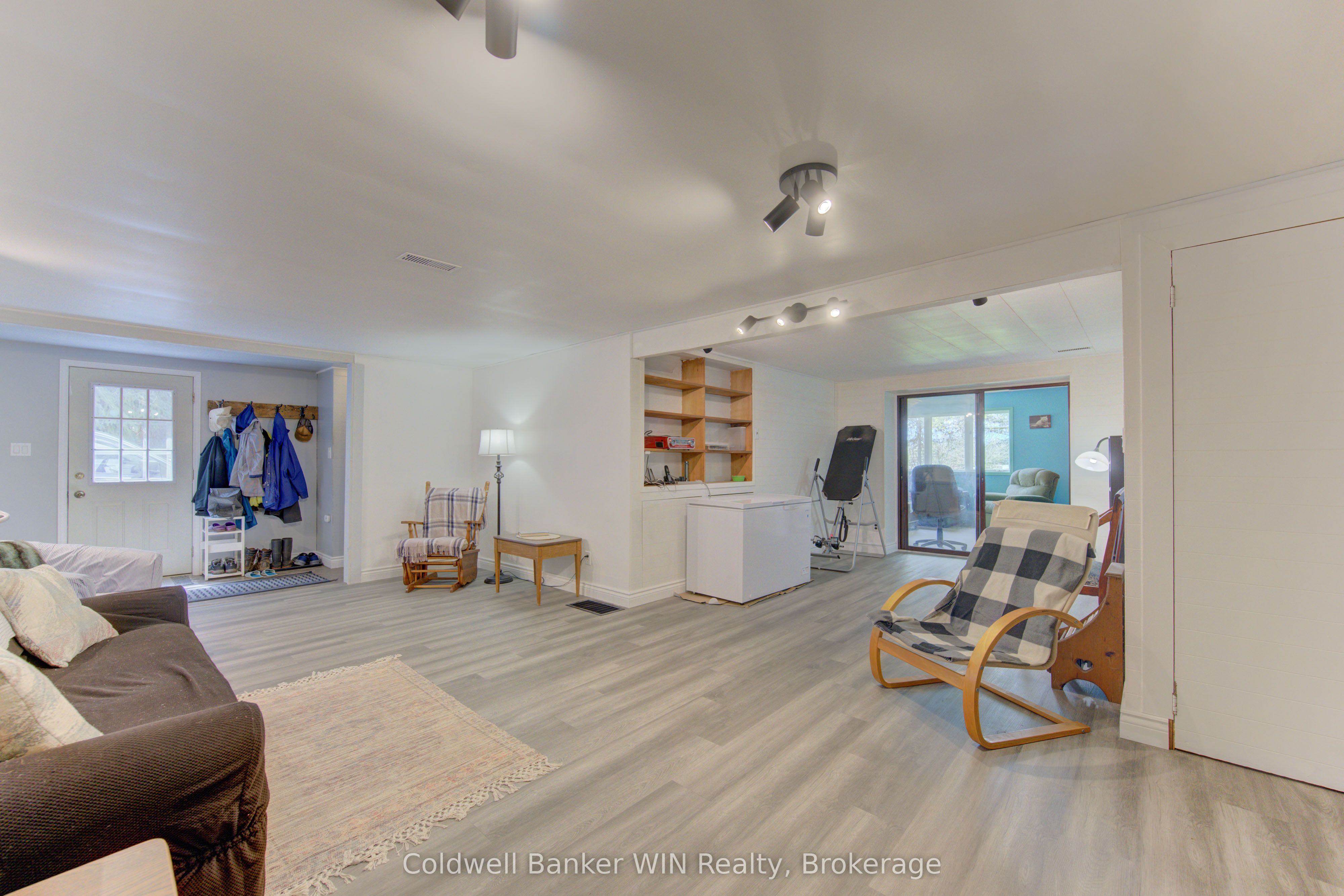 186 Mcfarlin Drive, West Grey, ON N0G 2L0 photo 3