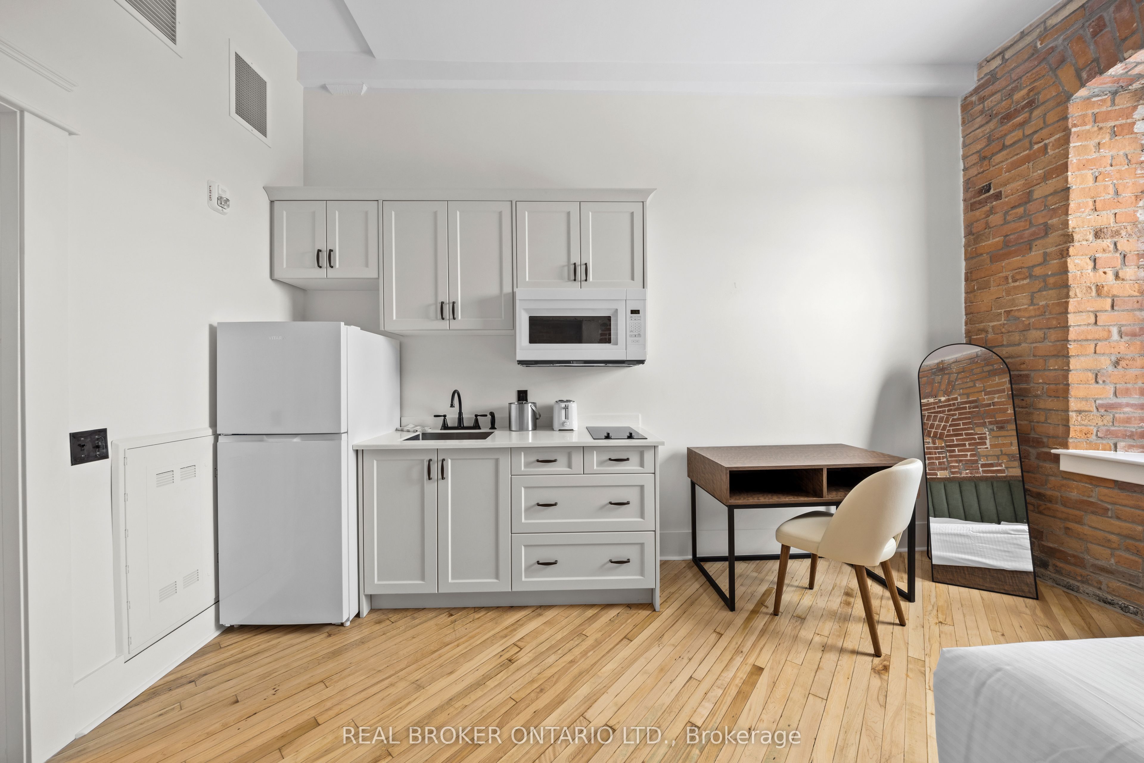 150 Mill Street 201, Carleton Place, ON K7C 1T4 photo 5