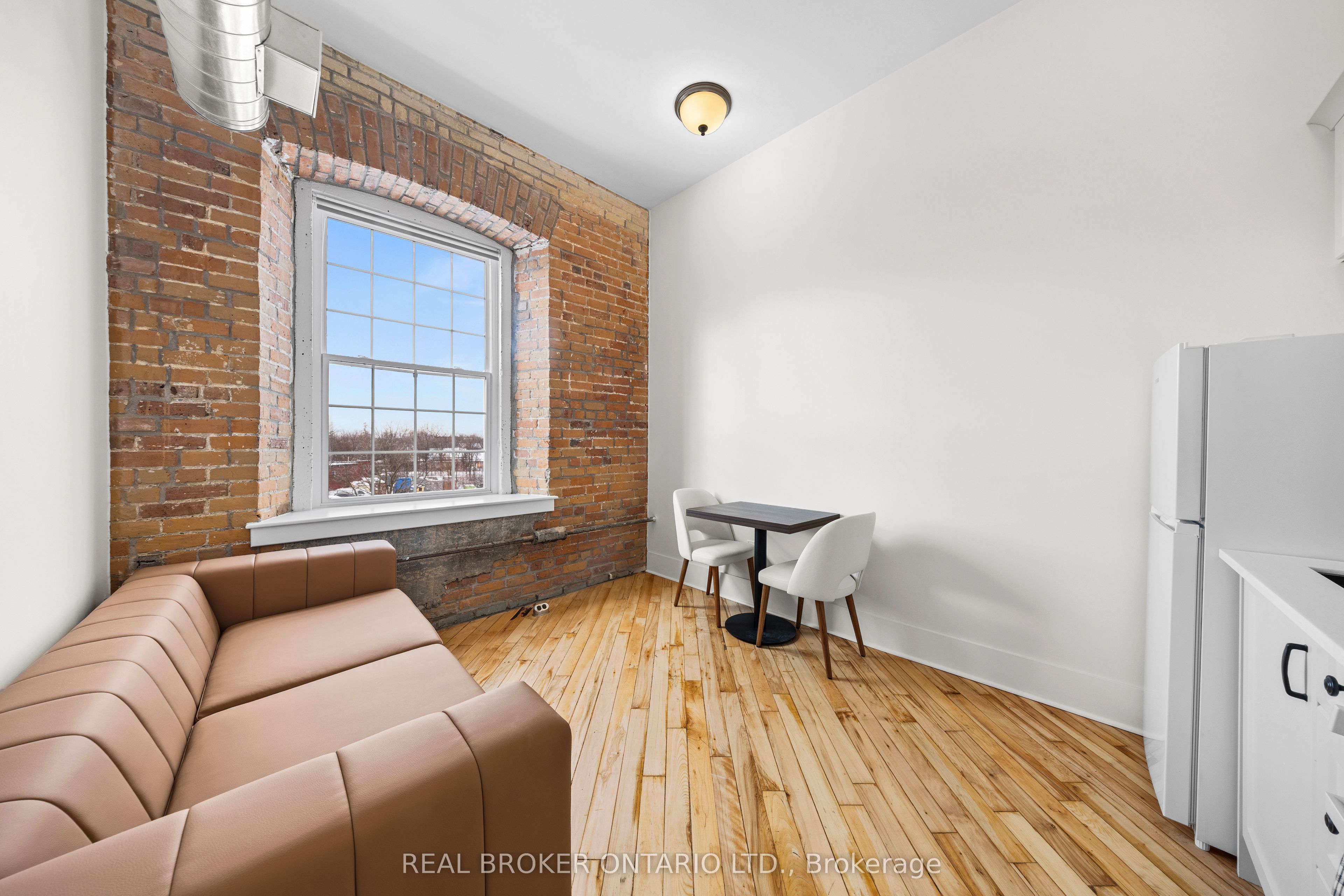 150 Mill Street 205, Carleton Place, ON K7C 1T4 photo 3