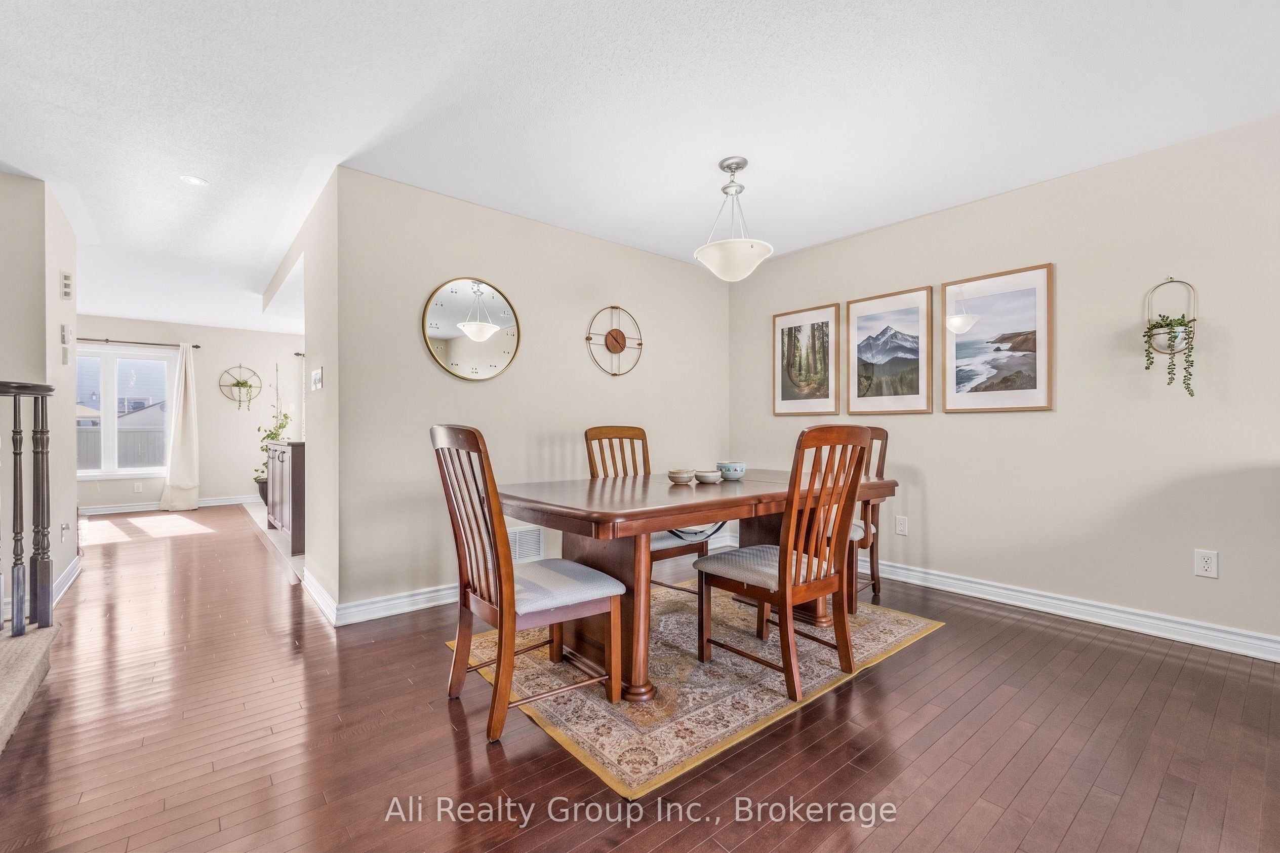 400 Nestleton Street, Orleans - Cumberland and Area, ON K4A 0W2 photo 2