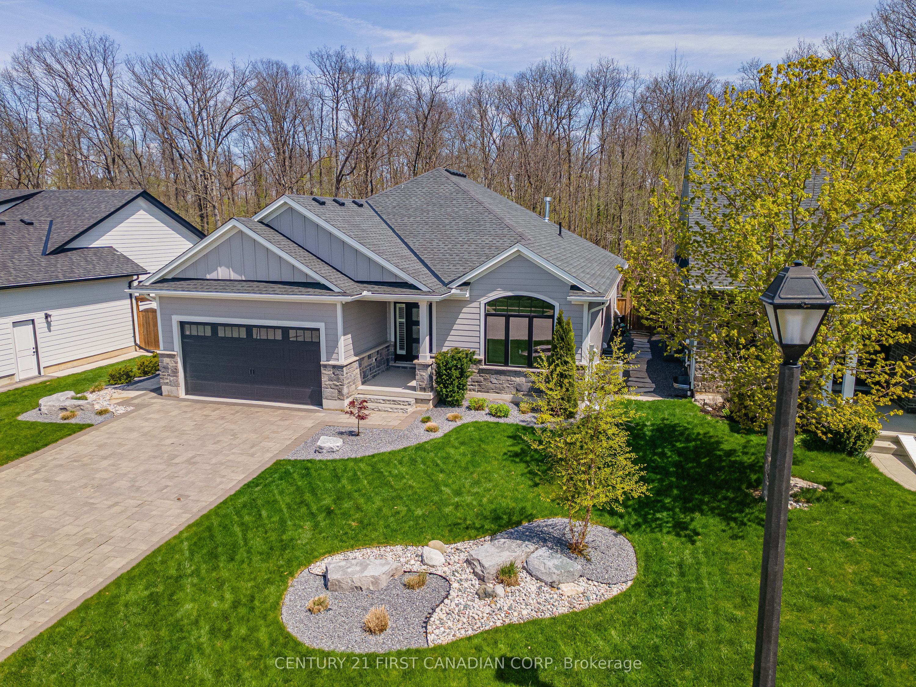 65 Deerfield Road, Lambton Shores, ON N0M 1T0