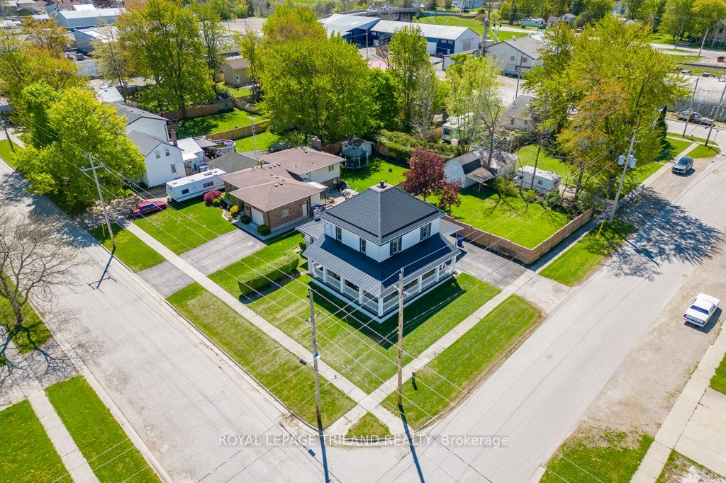 311 Warwick Street, Warwick, ON N0M 2S0 photo 2