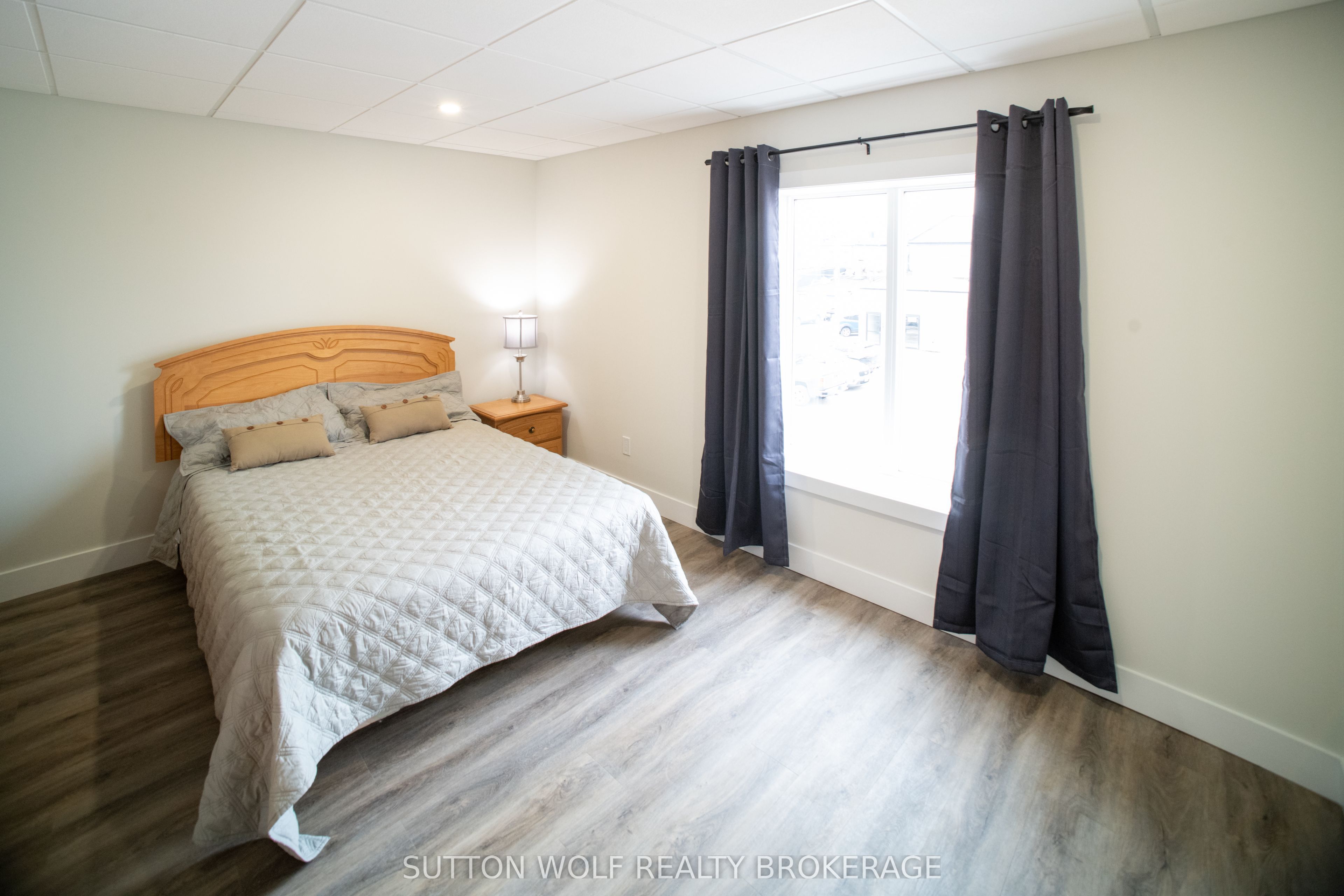 19 Centre Street W 301, Strathroy-Caradoc, ON N7G 1T5 photo 4