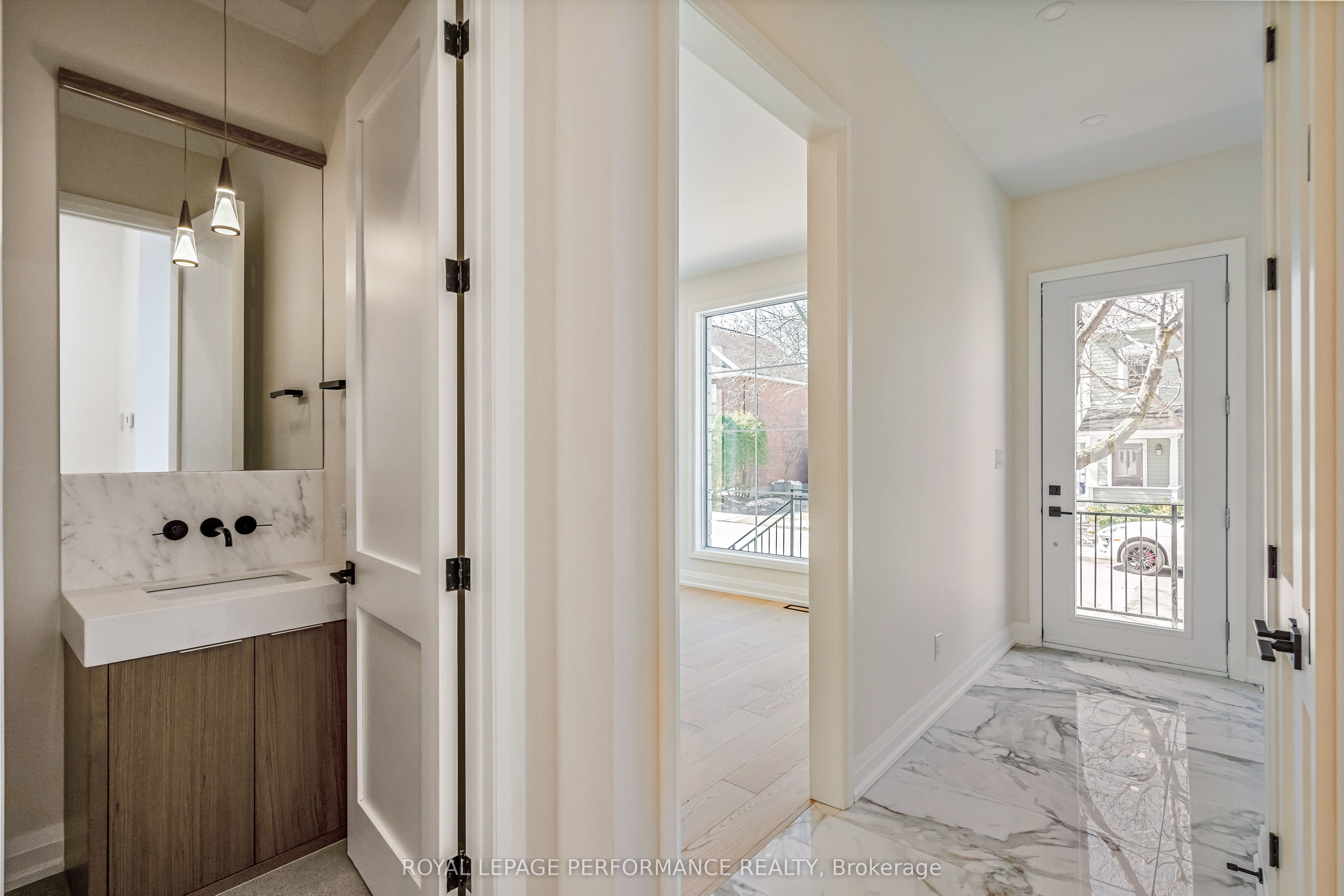 31 Commanda Way, New Edinburgh - Lindenlea, ON K1M 1G1 photo 2