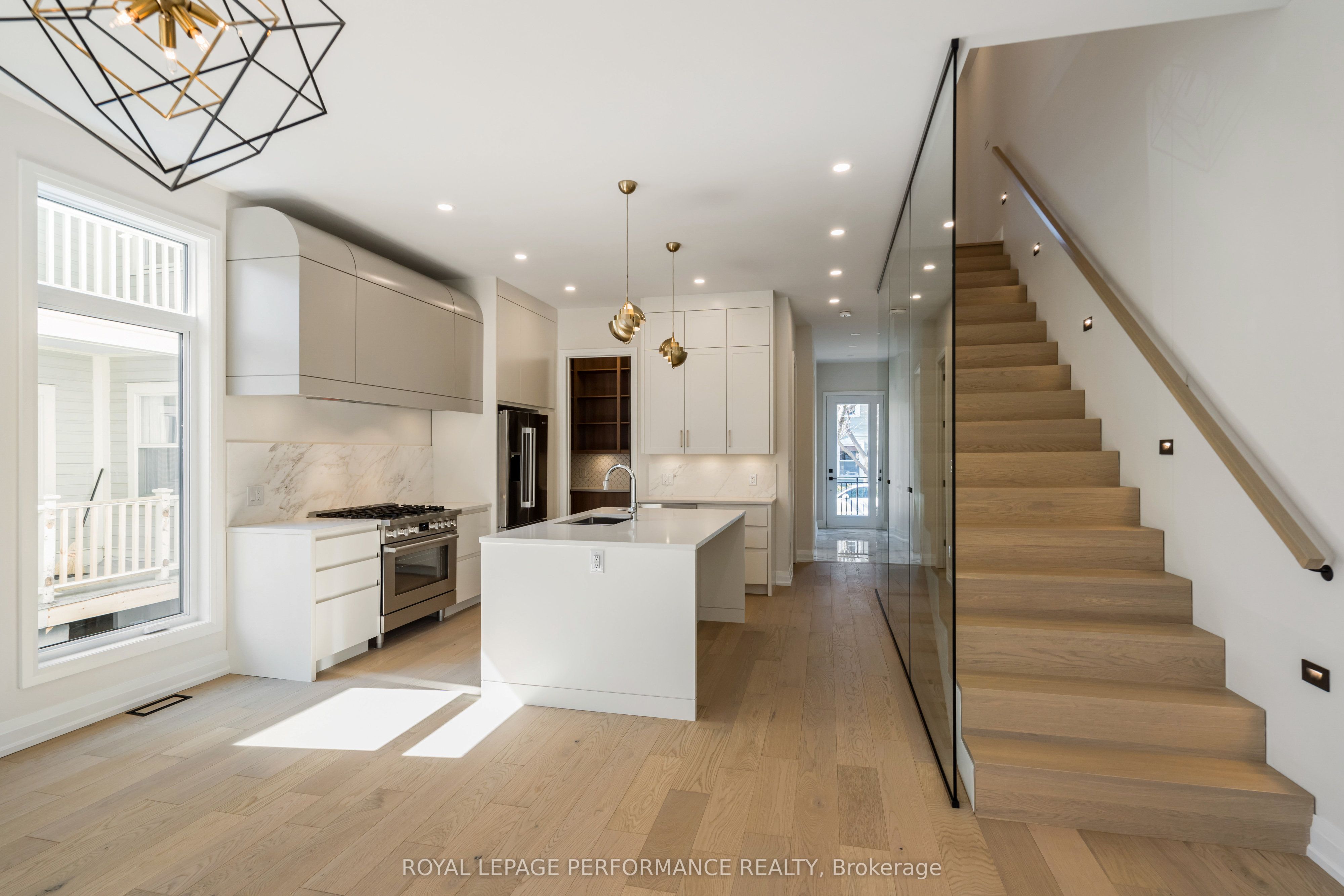 31 Commanda Way, New Edinburgh - Lindenlea, ON K1M 1G1 photo 4