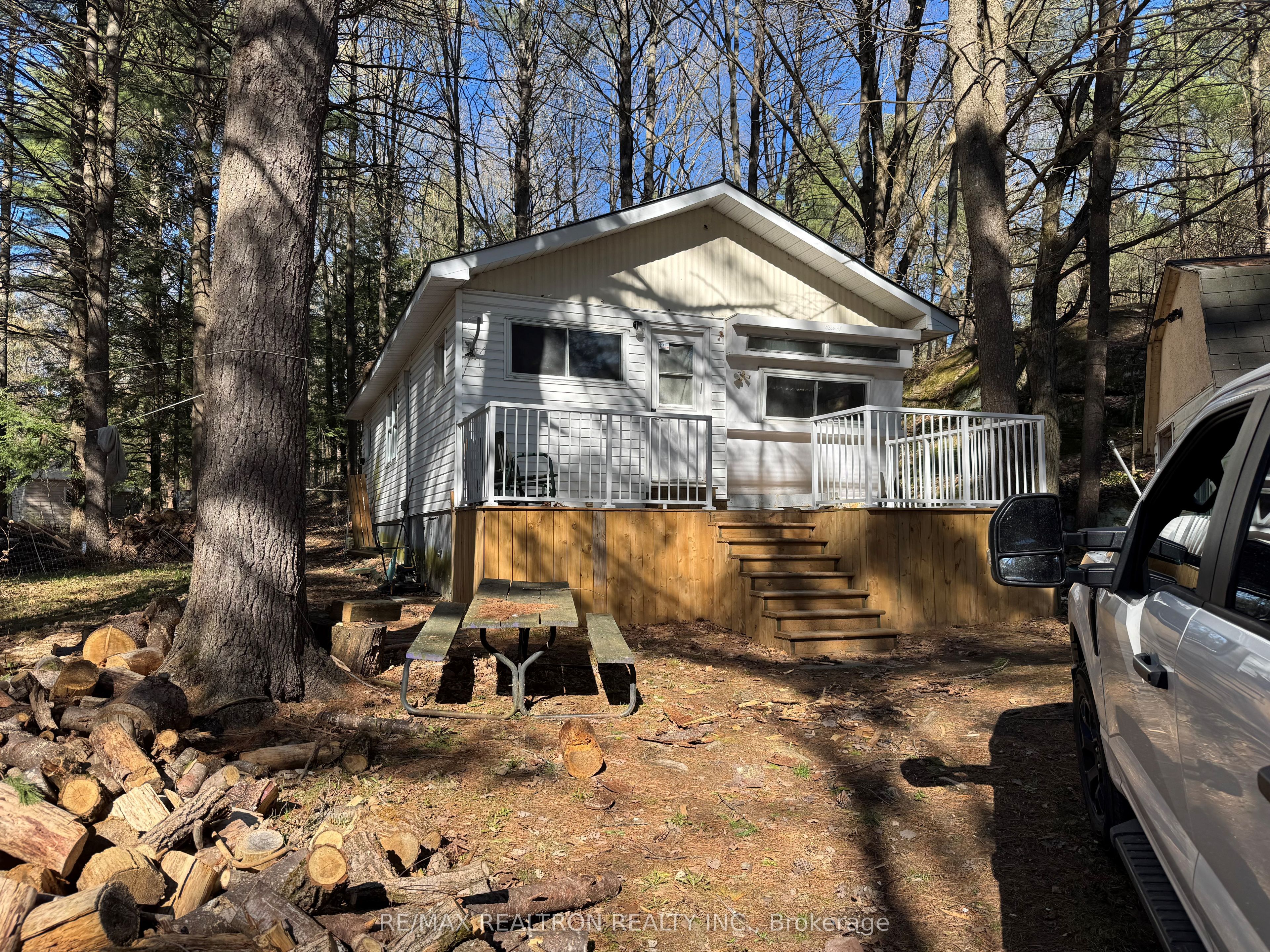 1080 Four Seasons Road, Gravenhurst, ON P0E 1N0