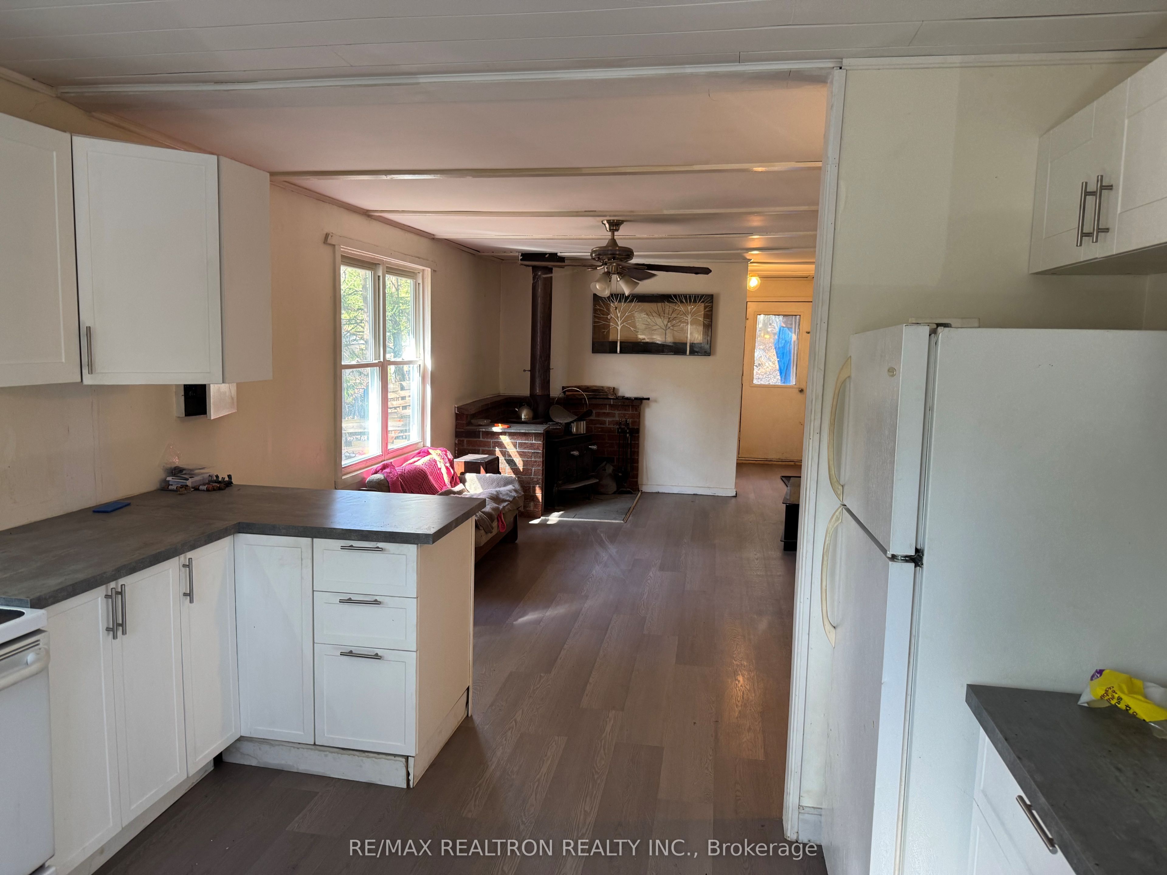 1080 Four Seasons Road, Gravenhurst, ON P0E 1N0 photo 3