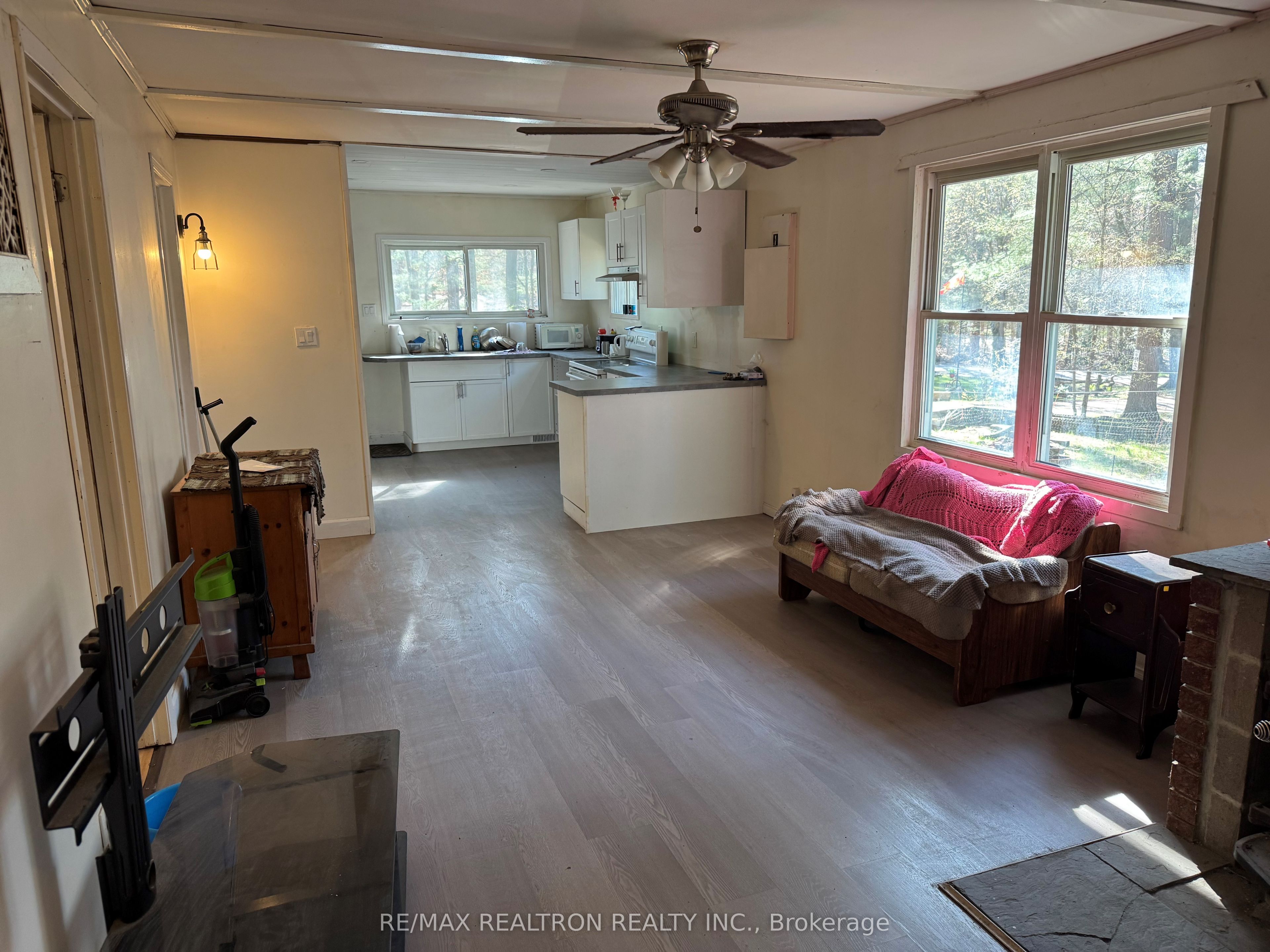 1080 Four Seasons Road, Gravenhurst, ON P0E 1N0 photo 4