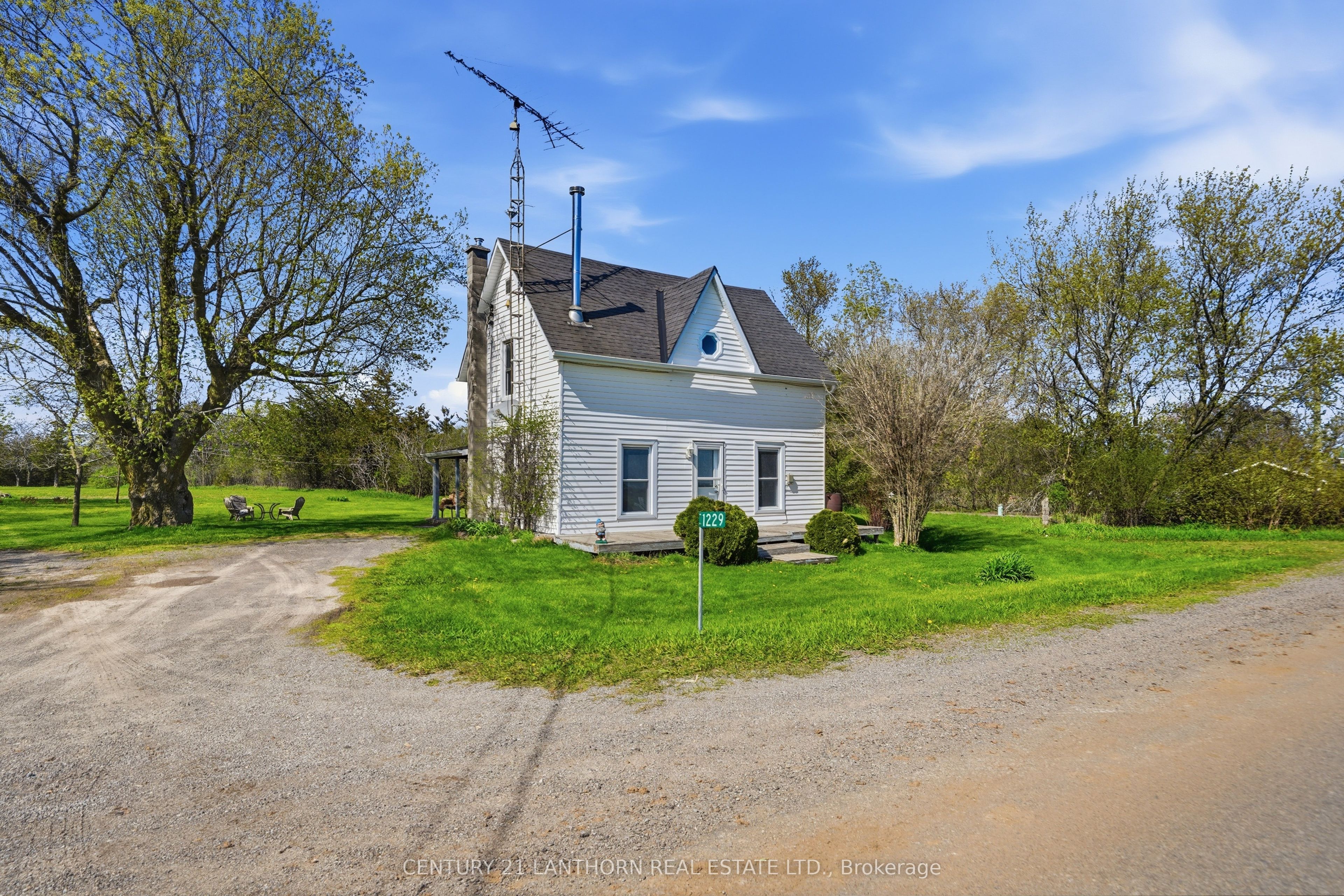 1229 County 7 Road, Prince Edward County, ON K0K 2T0 photo 2