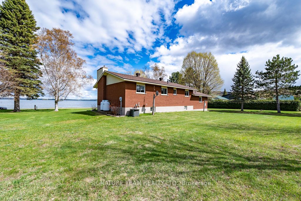 1039 Lake Clear Road, Bonnechere Valley, ON K0J 1T0 photo 4