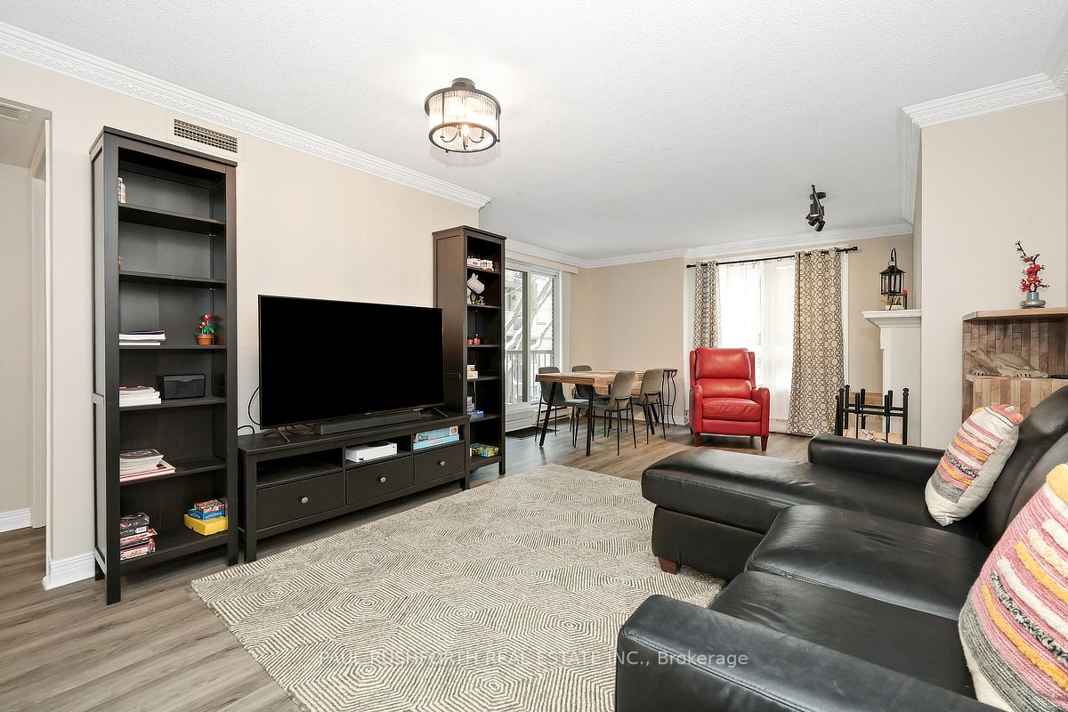 939 North River Road 202, Overbrook - Castleheights and Area, ON K1K 3V2 photo 5