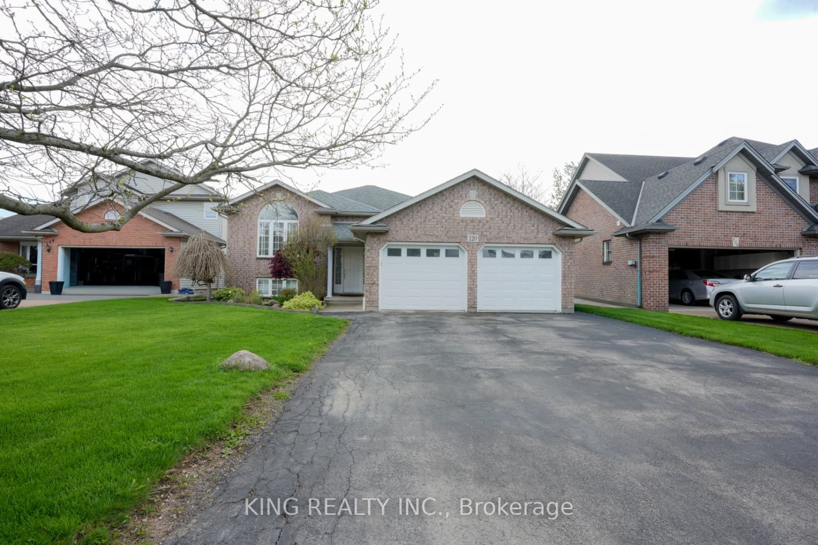 120 REDWOOD Court, Welland, ON L3C 7C4 photo 2