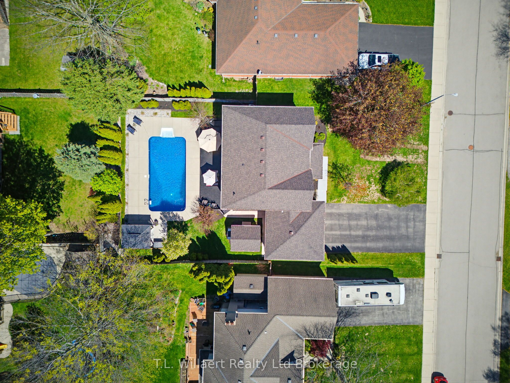 10 Woodside Drive, Tillsonburg, ON N4G 5P9 photo 3