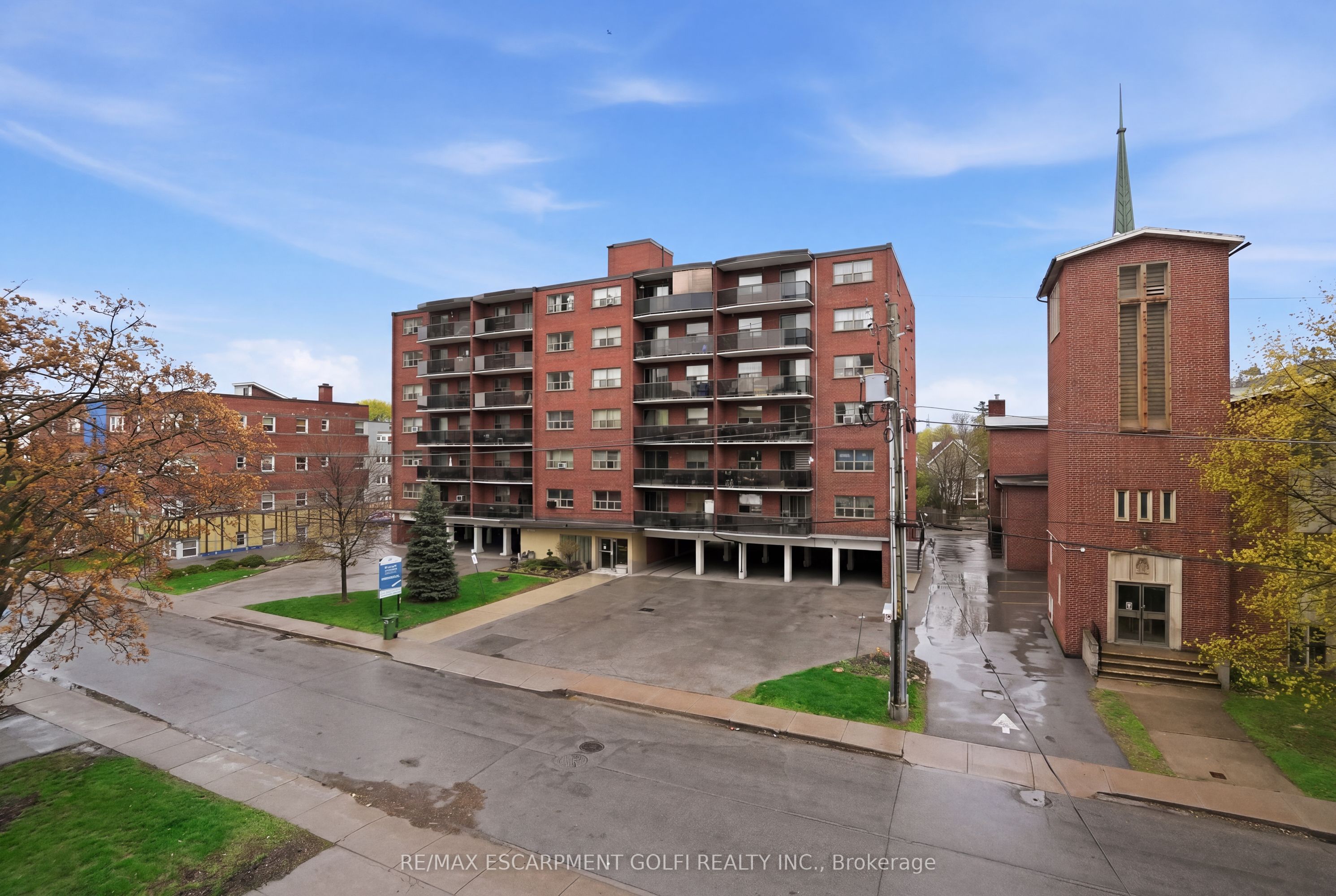 30 Summit Avenue 401, Hamilton, ON L8V 2R8 photo 3