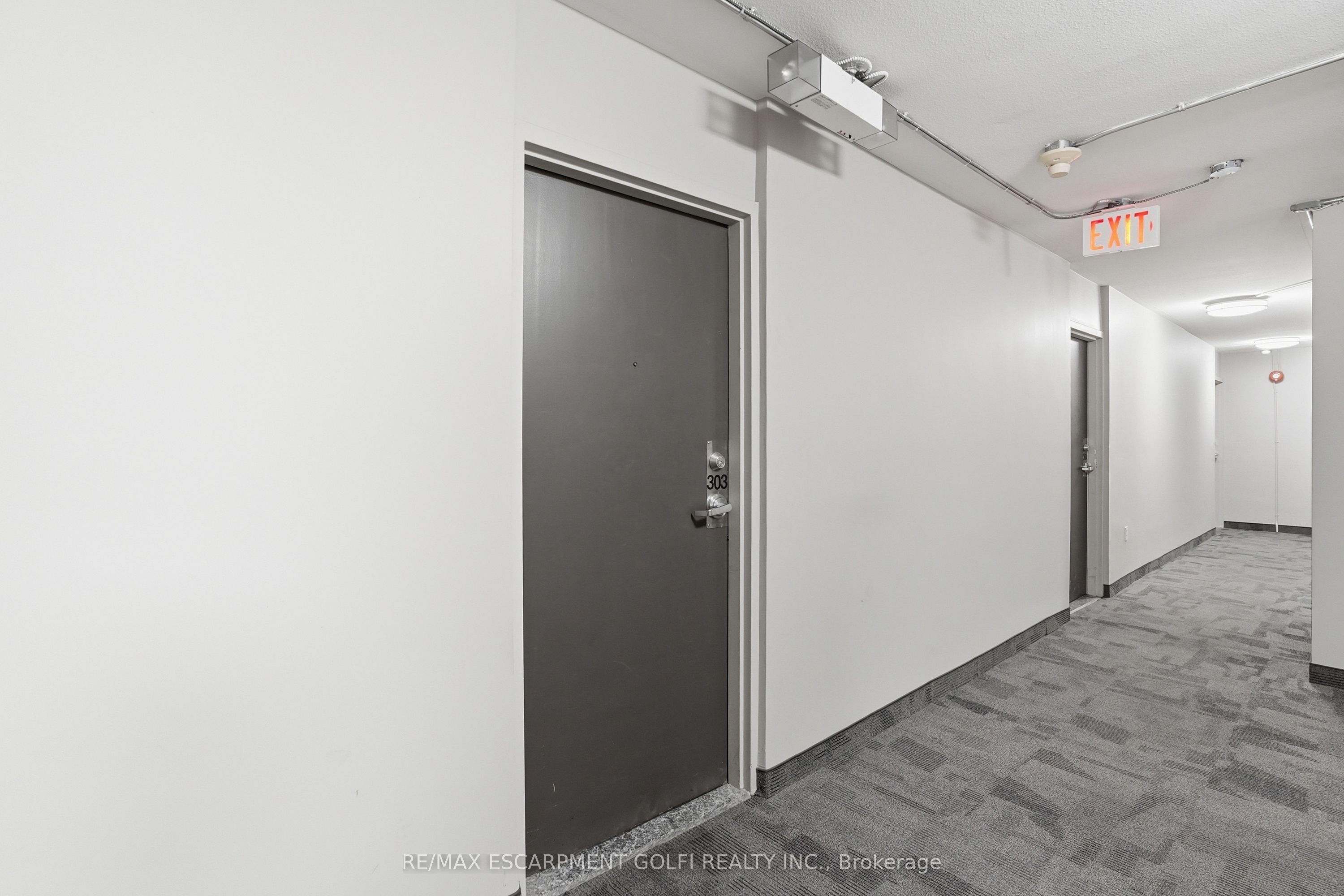 30 Summit Avenue 401, Hamilton, ON L8V 2R8 photo 5