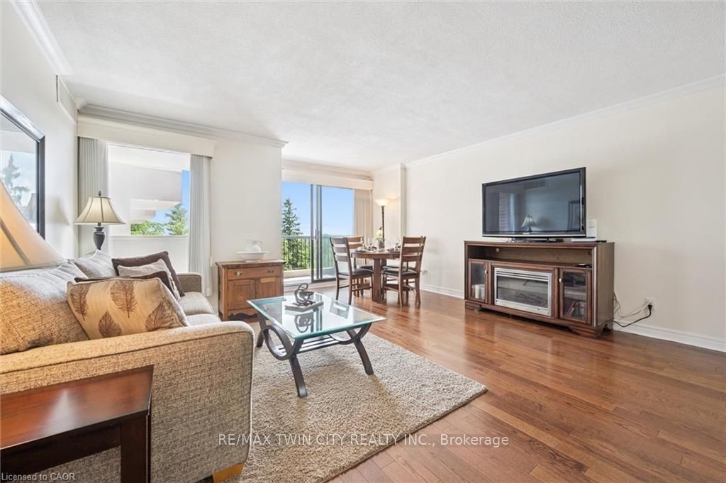 260 Sheldon Avenue N 609, Kitchener, ON N2H 6P2 photo 5