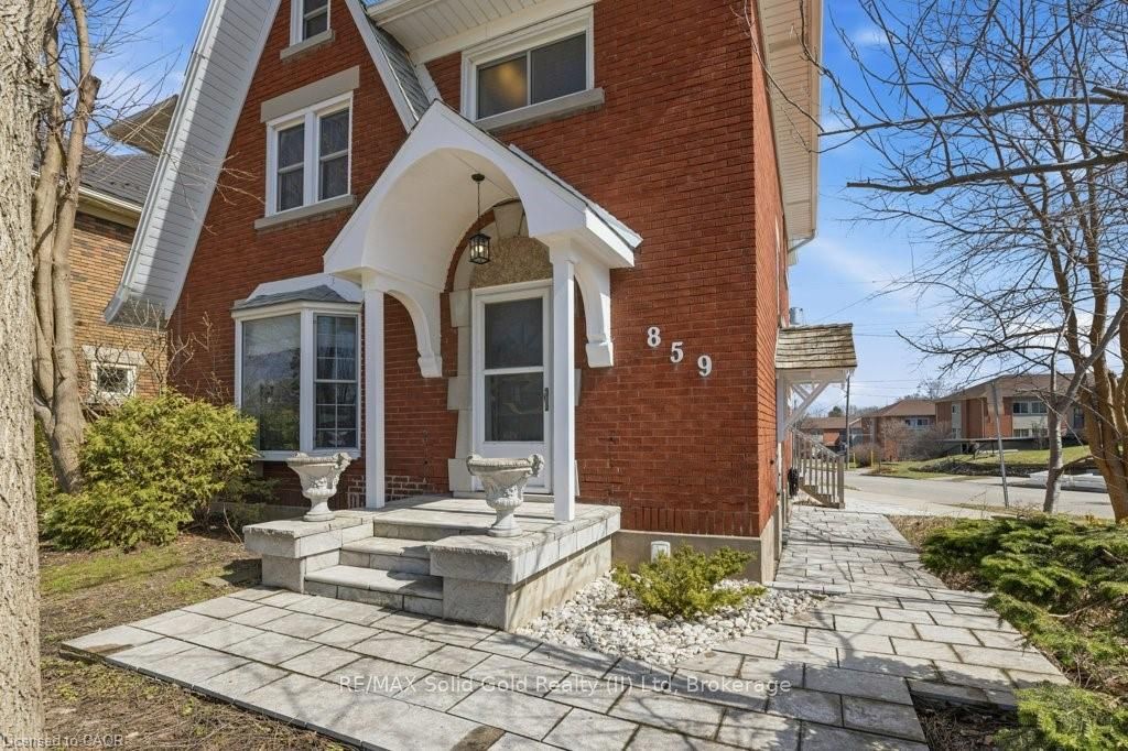 859 Queens Boulevard, Kitchener, ON N2M 1A6 photo 2