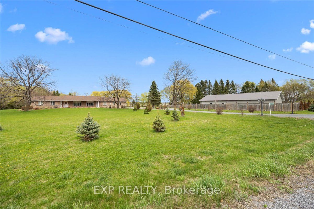 3382 Carp Road, Carp - Huntley Ward, ON K0A 1L0 photo 3