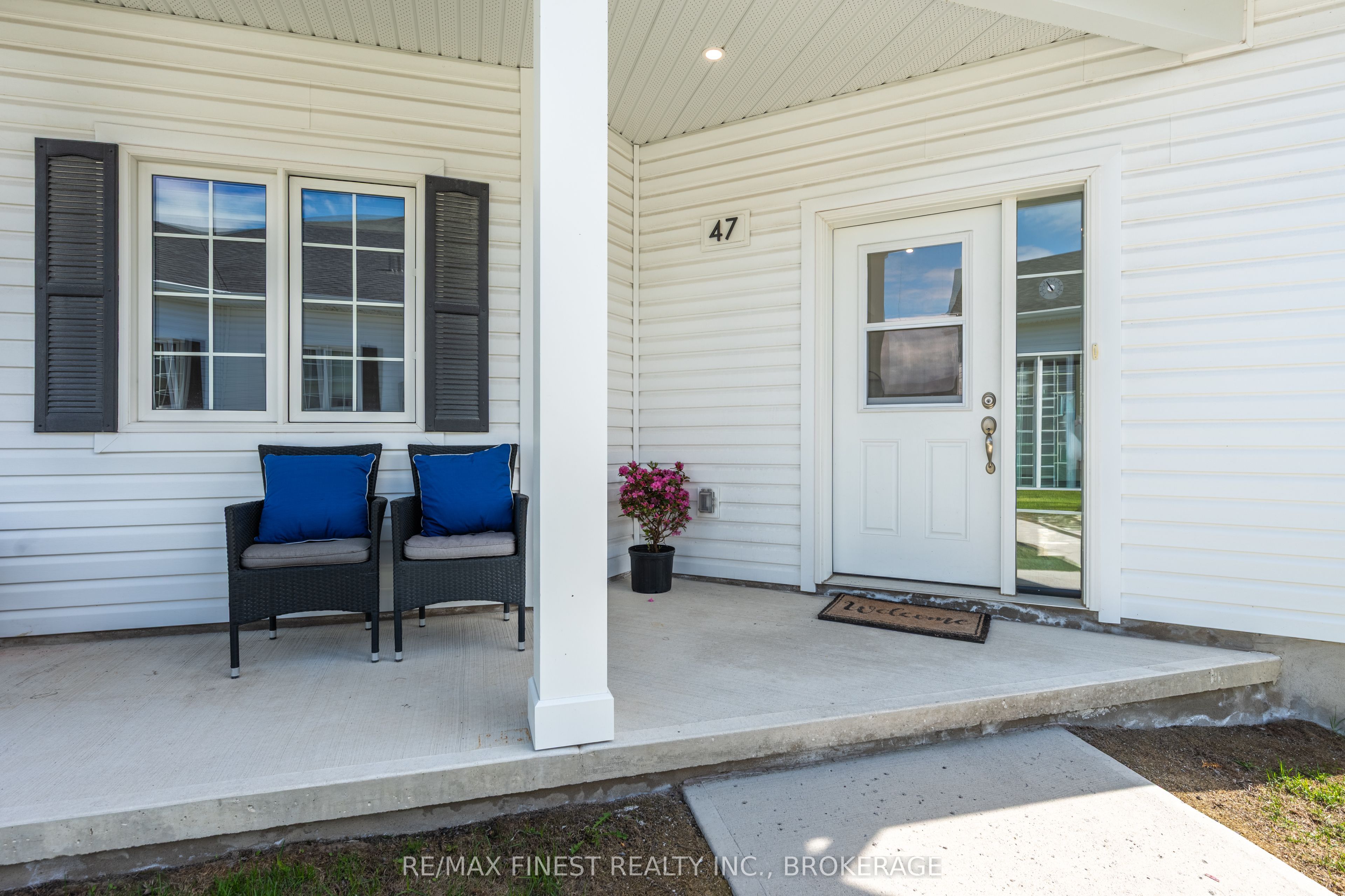 47 Lowry Place, Loyalist, ON K7N 0E2 photo 4