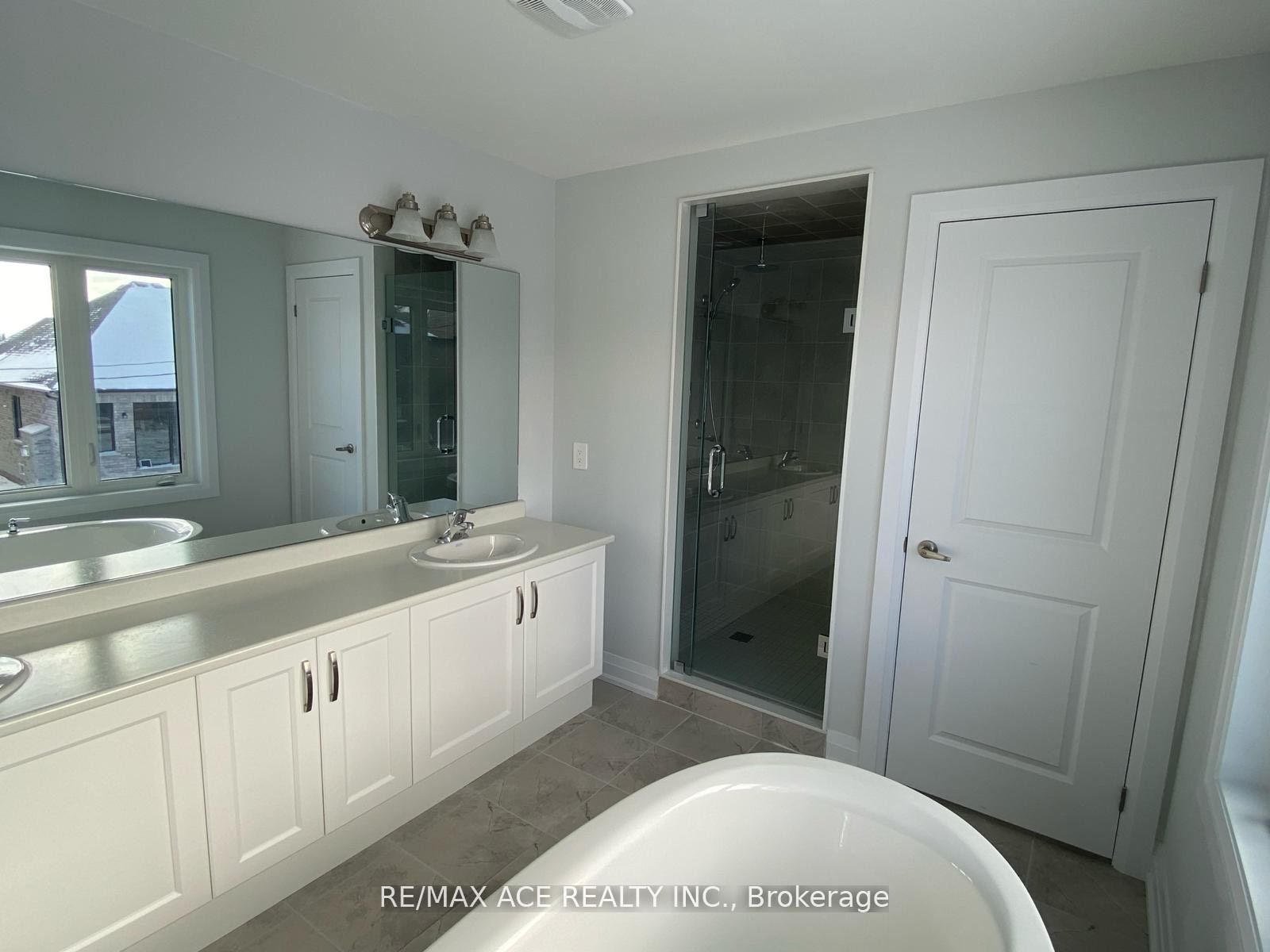 11 Corley Street, Kawartha Lakes, ON K9V 6C2 photo 5