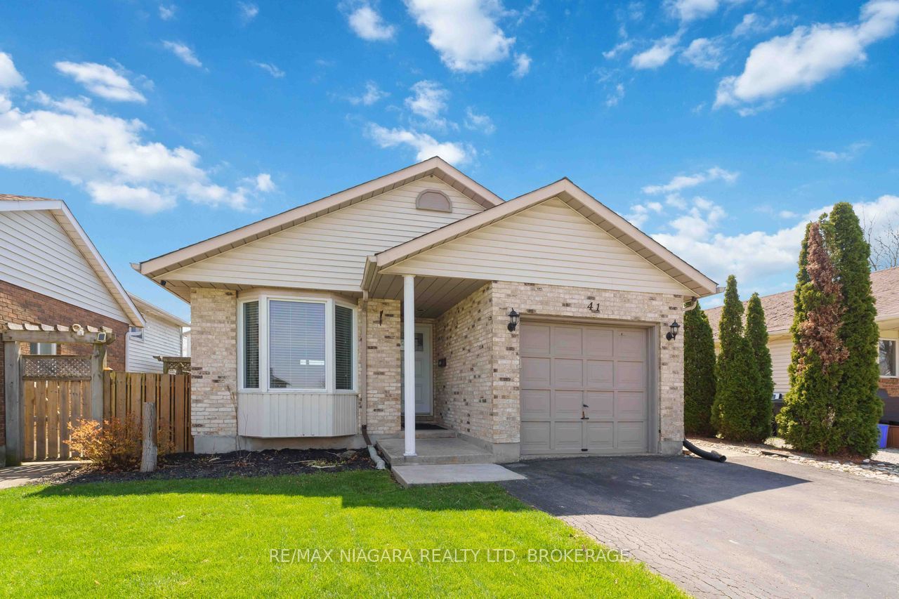 41 Eastwood Drive, Welland, ON L3C 6W1