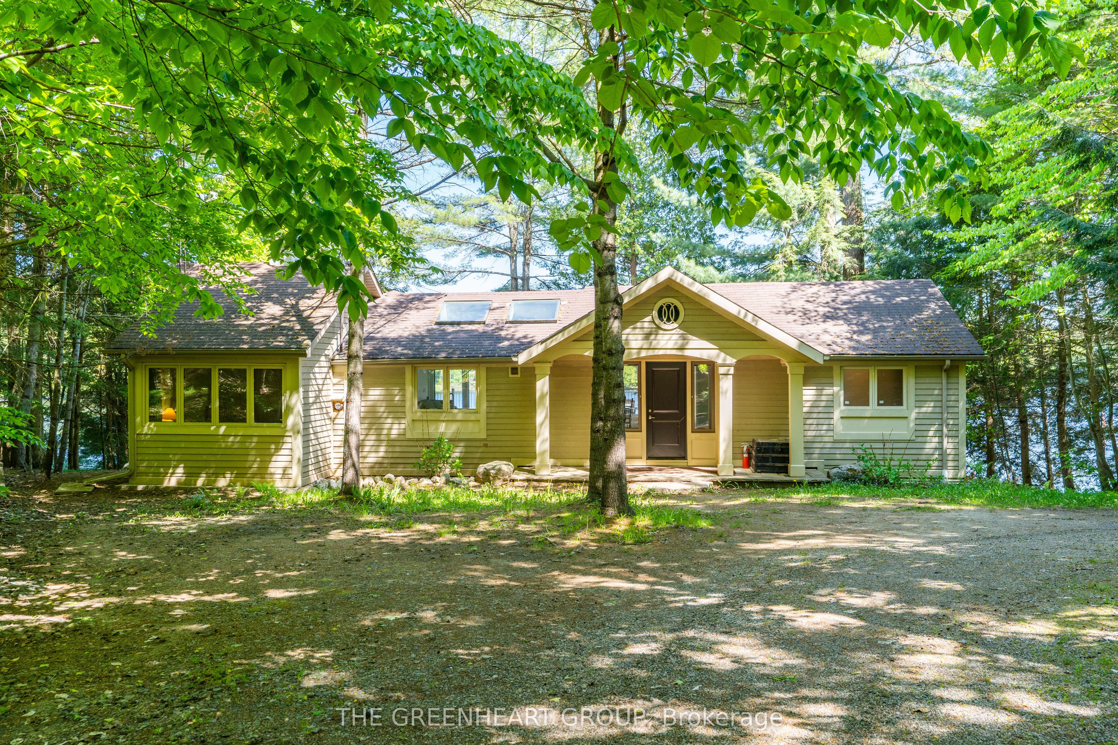 1059 Hallett Road, Muskoka Lakes, ON P0B 1J0