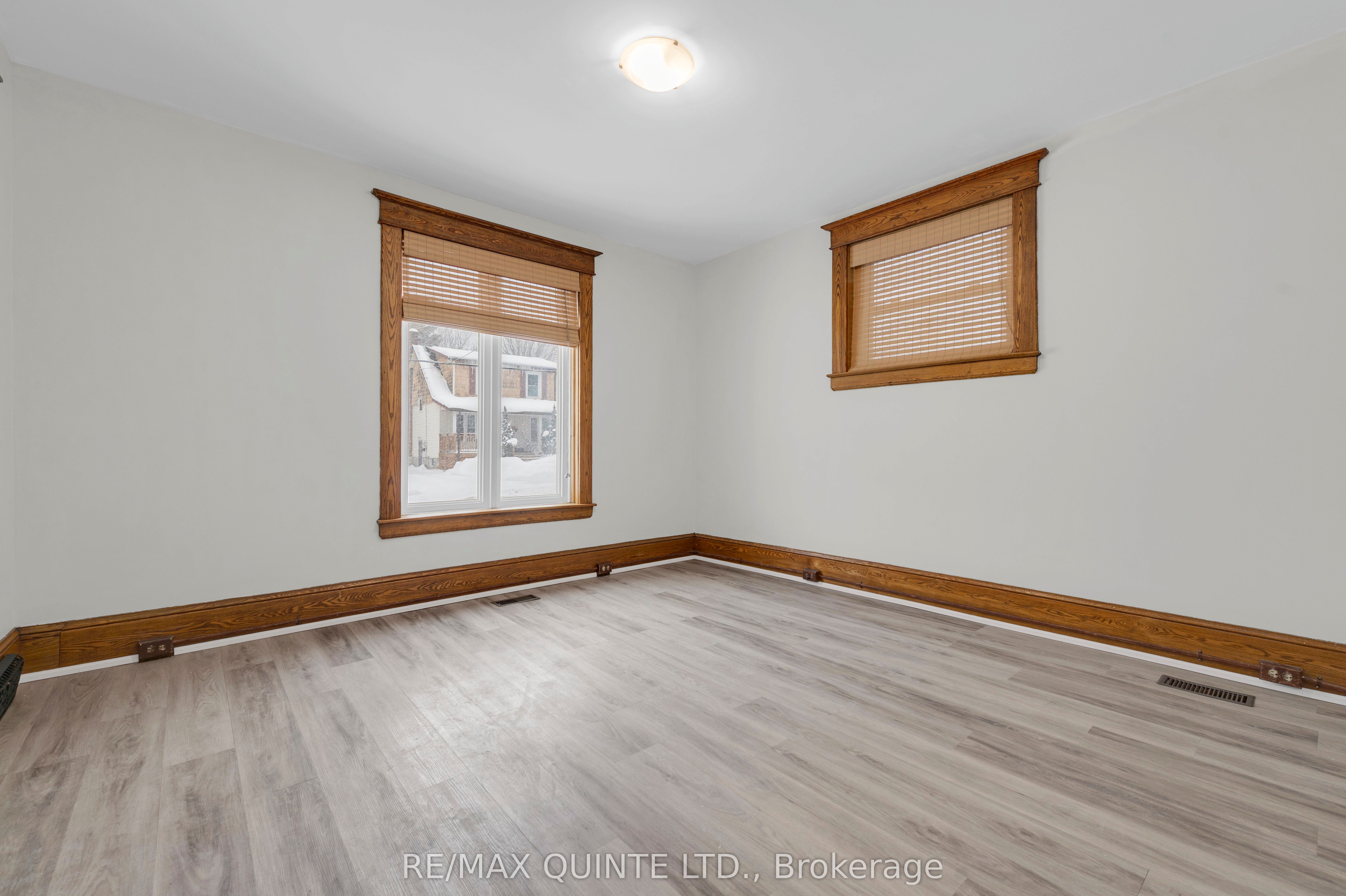 185 Foster Avenue, Belleville, ON K8N 3P8 photo 4