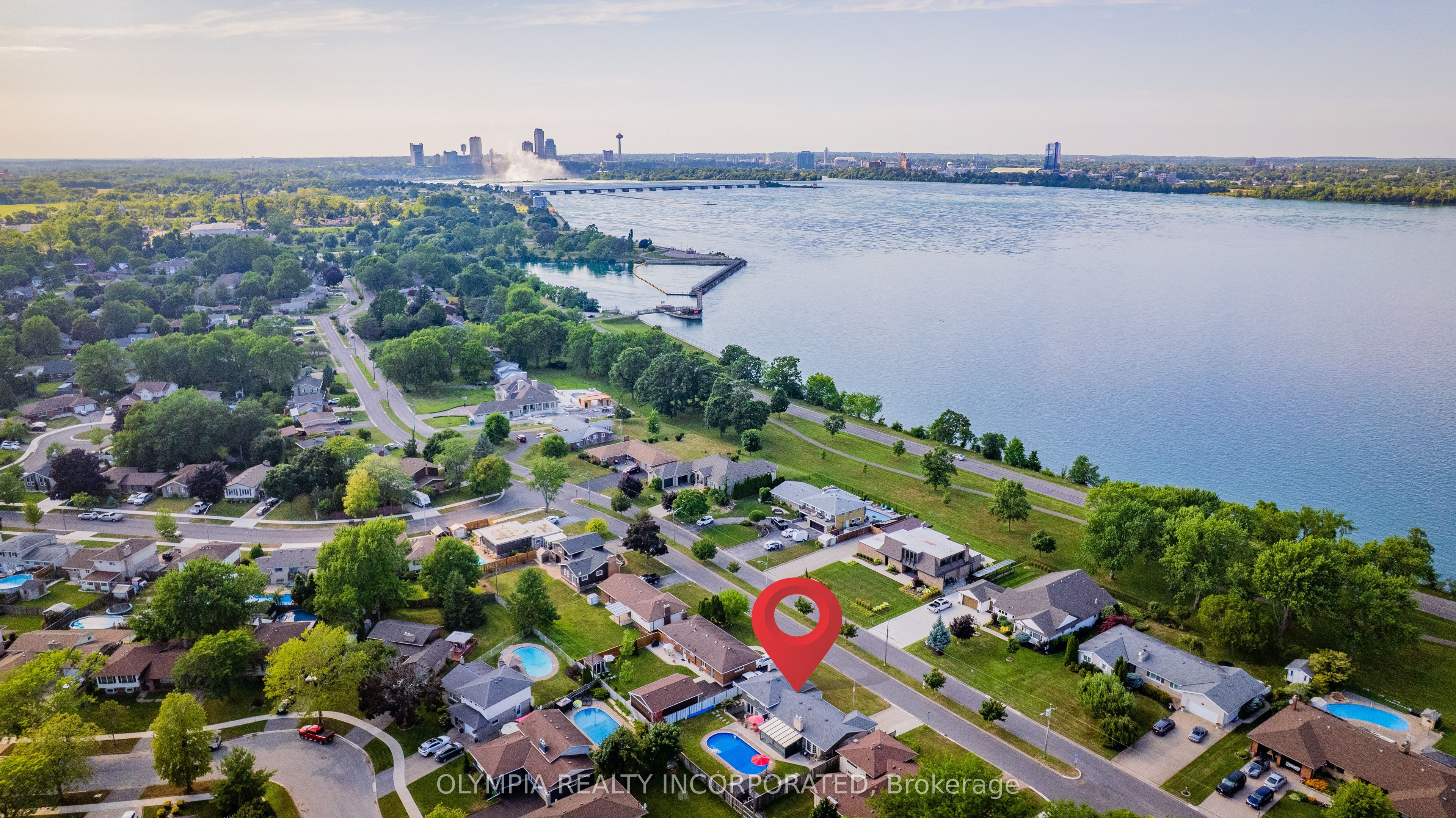 8133 Sarah Street, Niagara Falls, ON L2G 6T9 photo 2