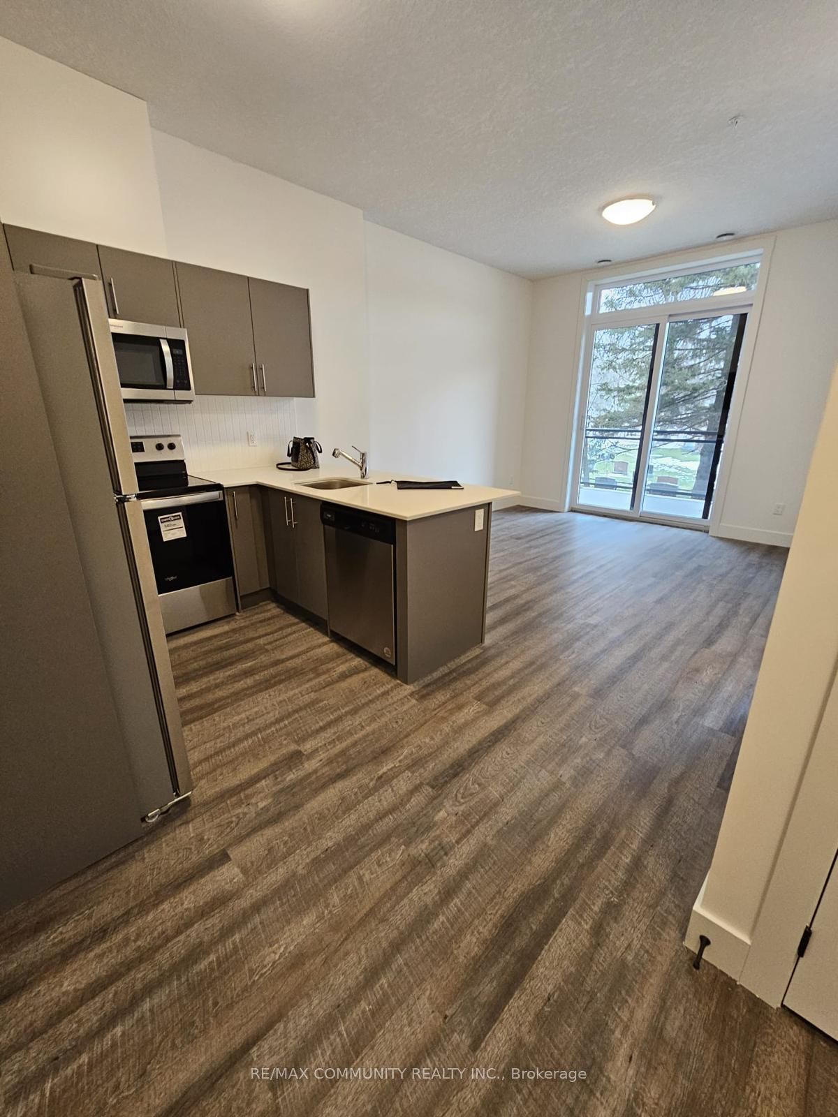 107 Roger Street 106, Waterloo, ON N2J 0G2
