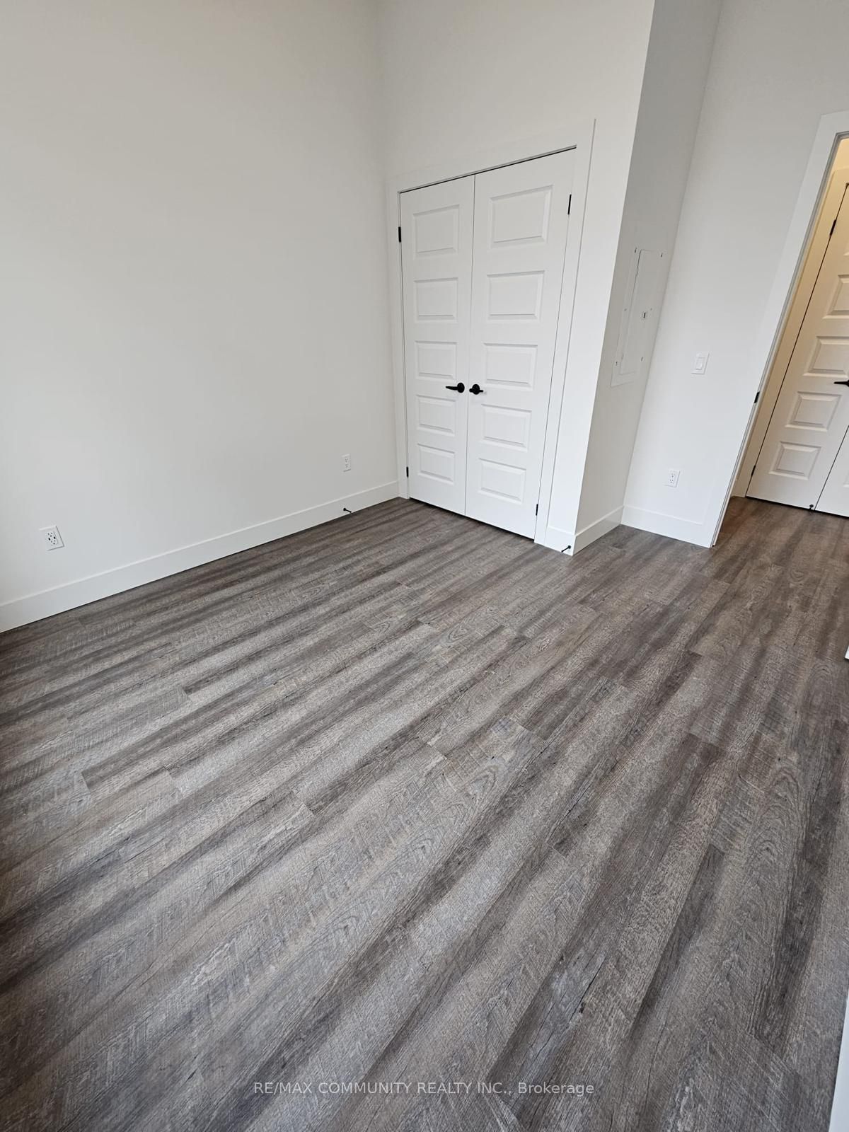 107 Roger Street 106, Waterloo, ON N2J 0G2 photo 5