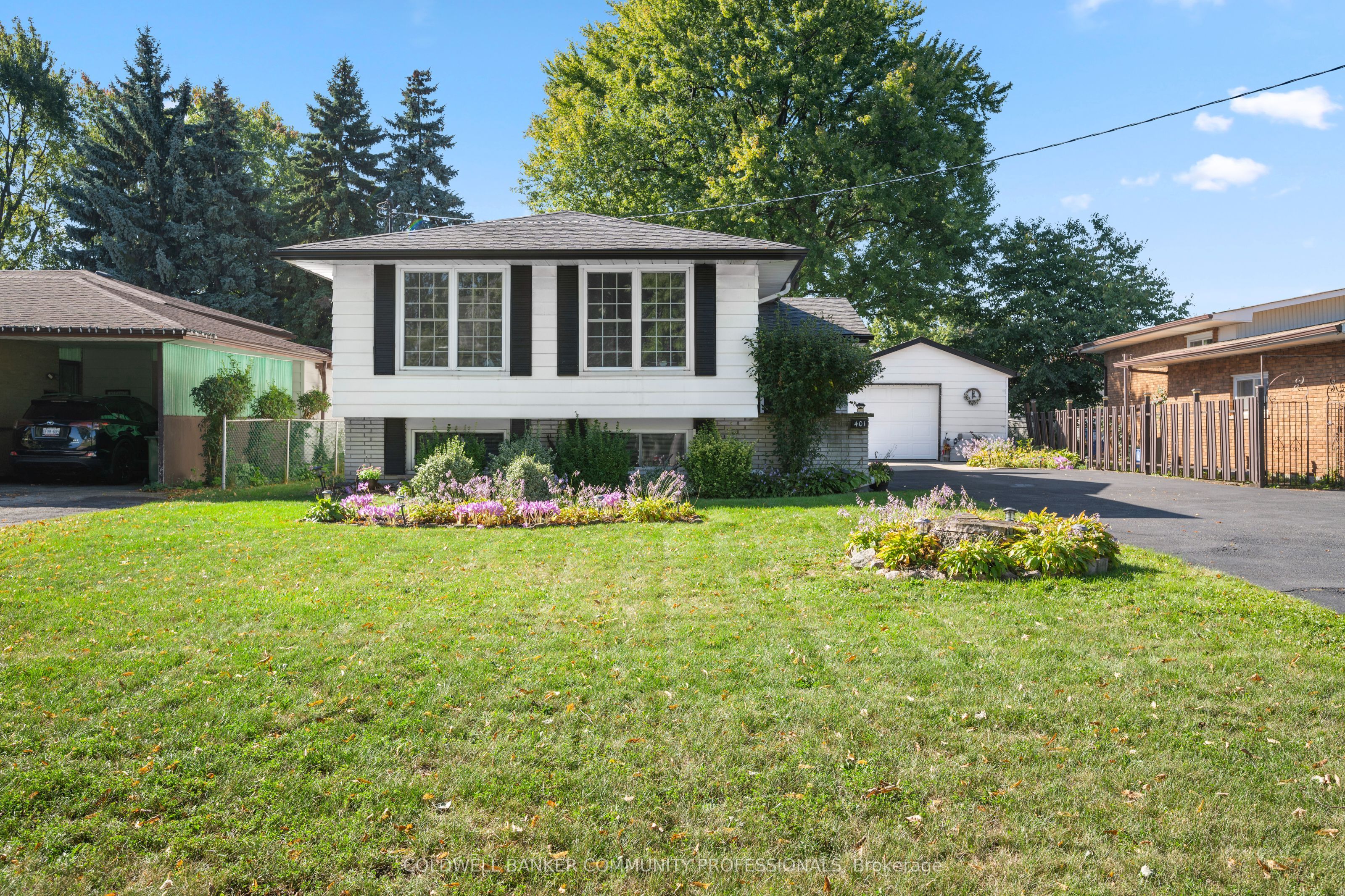 401 Mohawk Road W, Hamilton, ON L9C 1W5
