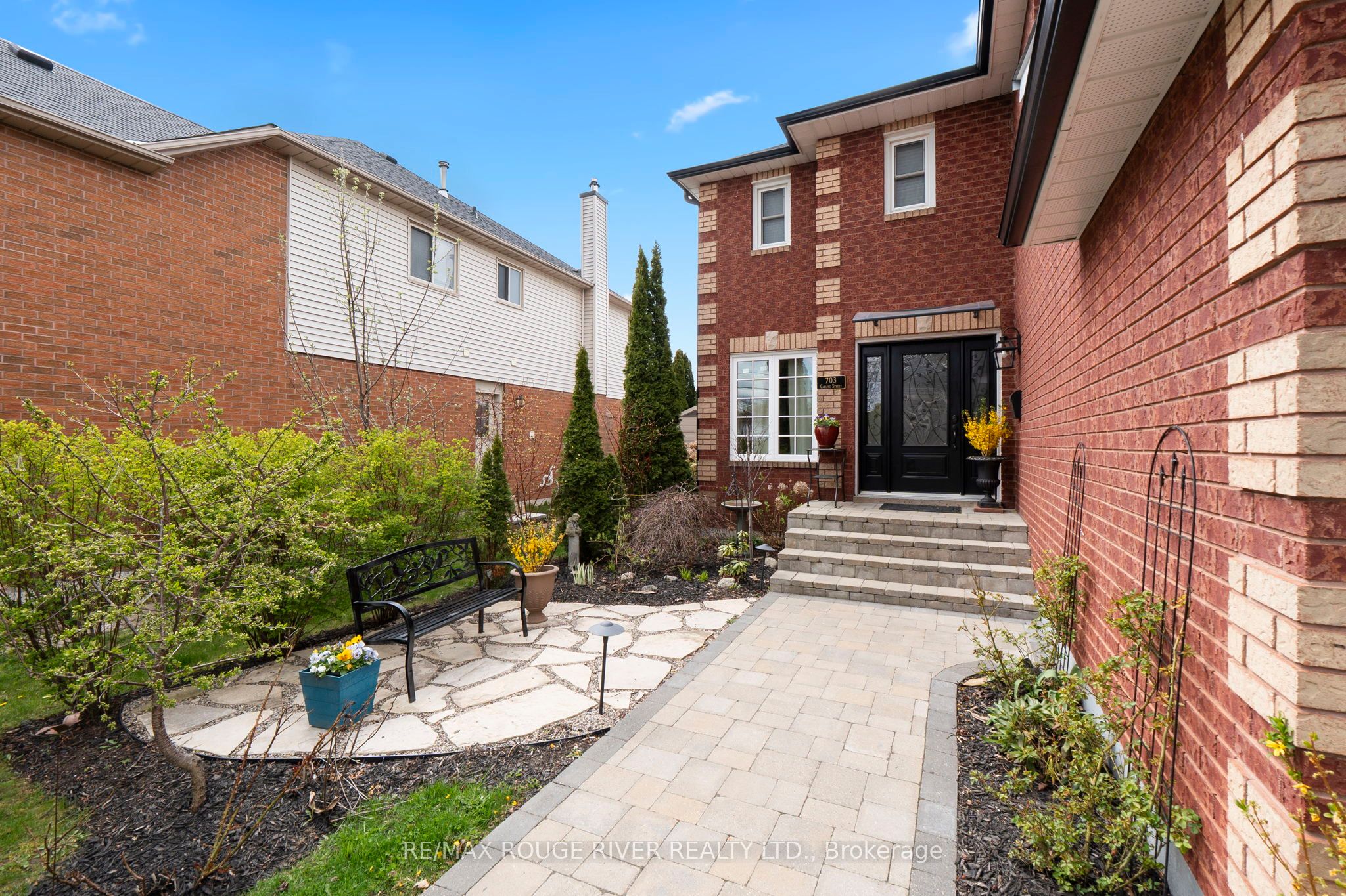 703 Carlisle Street, Cobourg, ON K9A 5E4 photo 3
