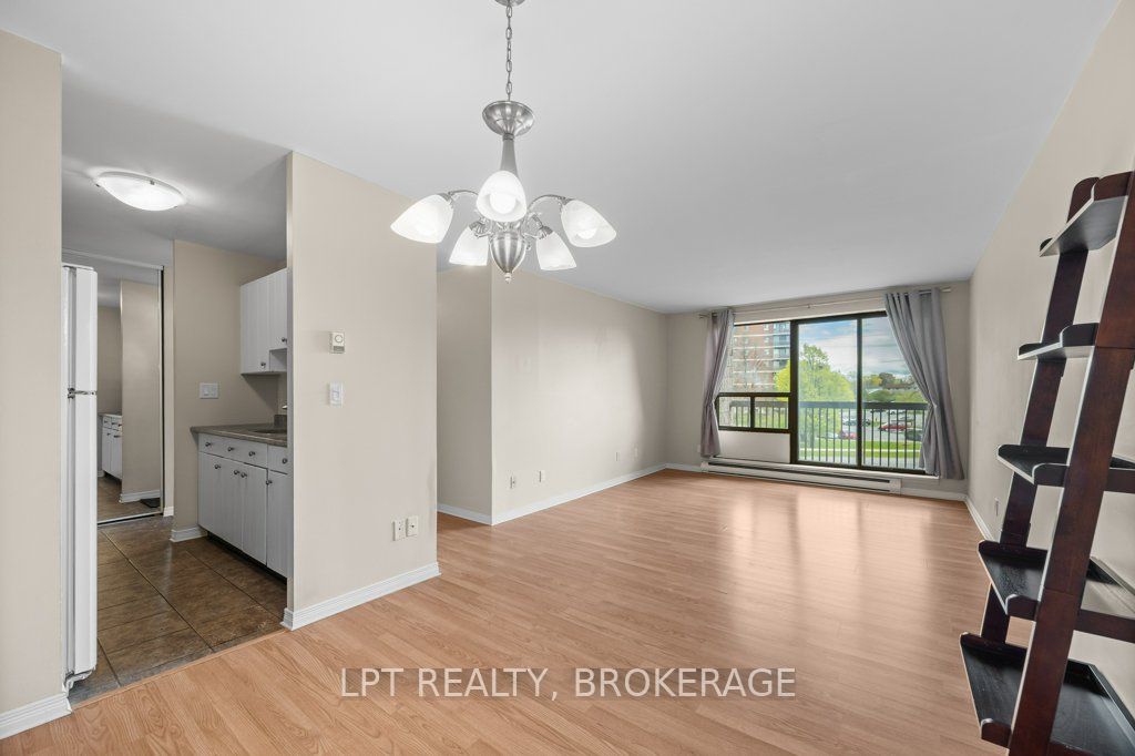 17 Eldon Hall Place 303, Kingston, ON K7M 7H5