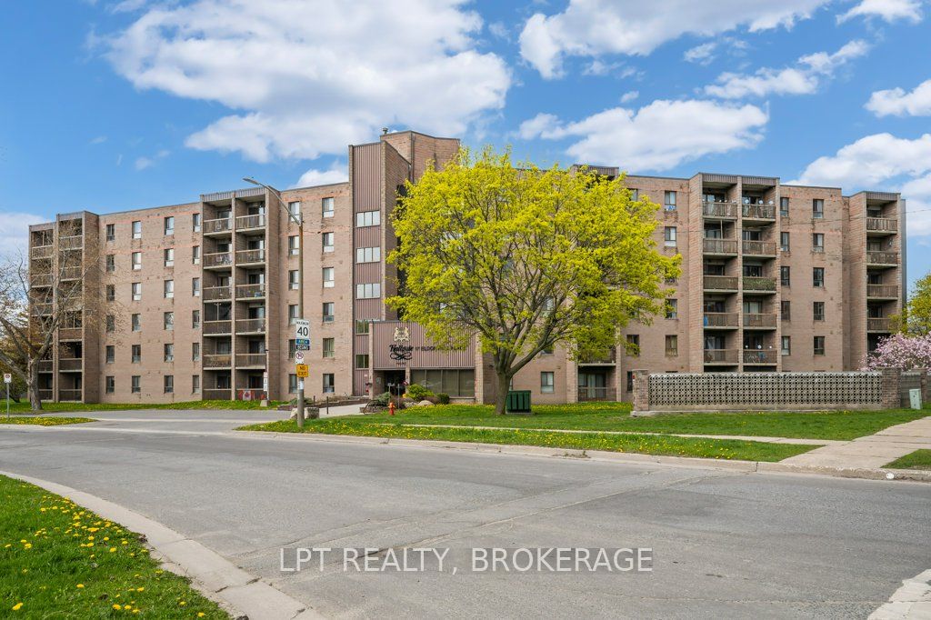 17 Eldon Hall Place 303, Kingston, ON K7M 7H5 photo 2