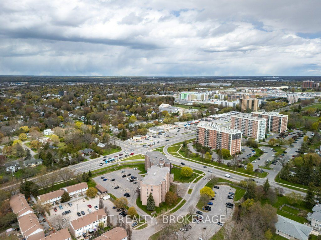 17 Eldon Hall Place 303, Kingston, ON K7M 7H5 photo 4