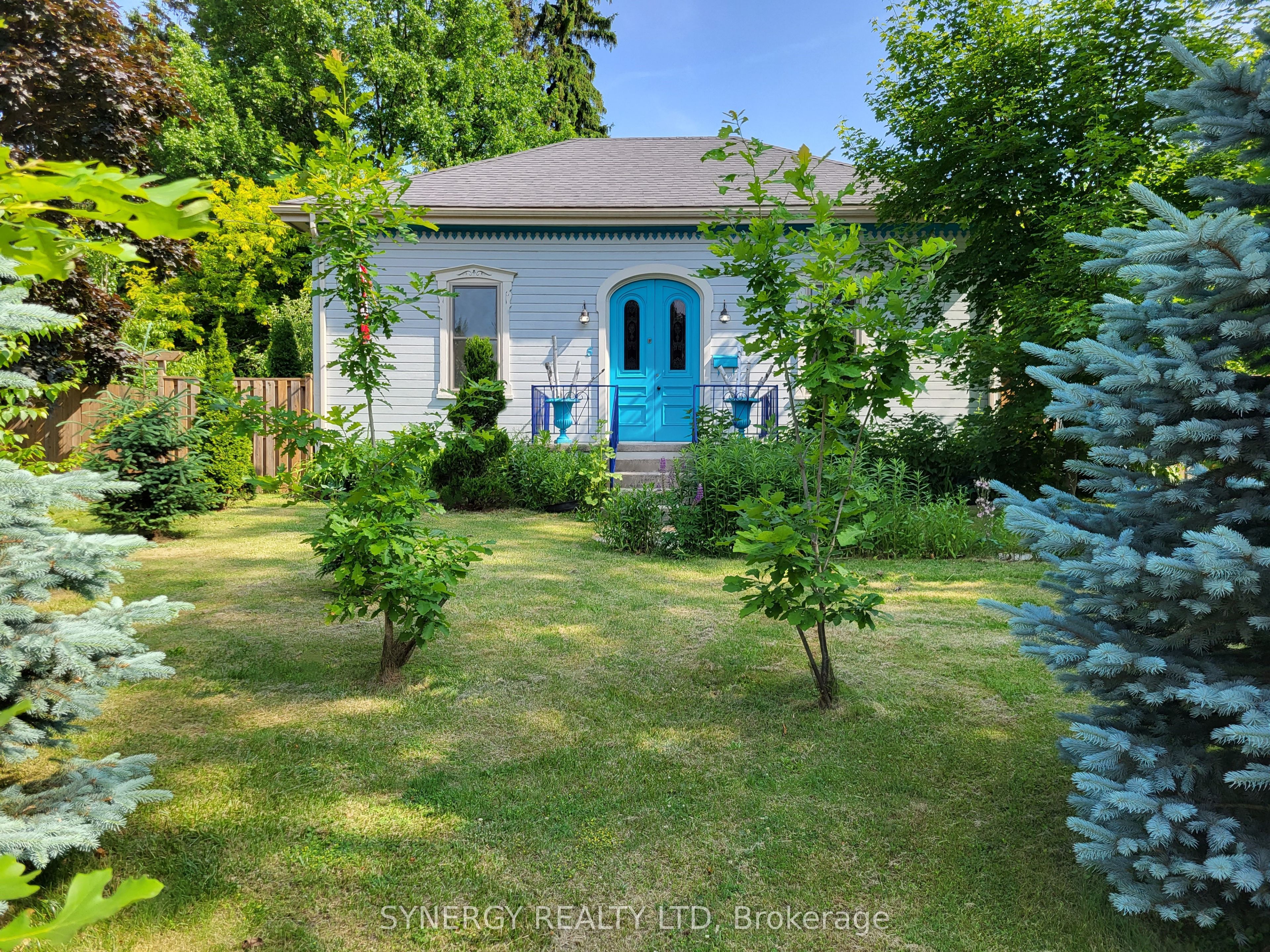 5 Hull Road, Strathroy-Caradoc, ON N7G 2B7