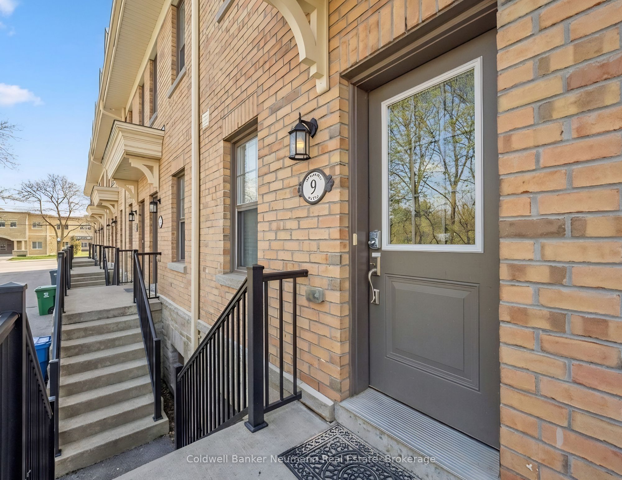 803 Gordon Street 9, Guelph, ON N1G 1Y8 photo 2
