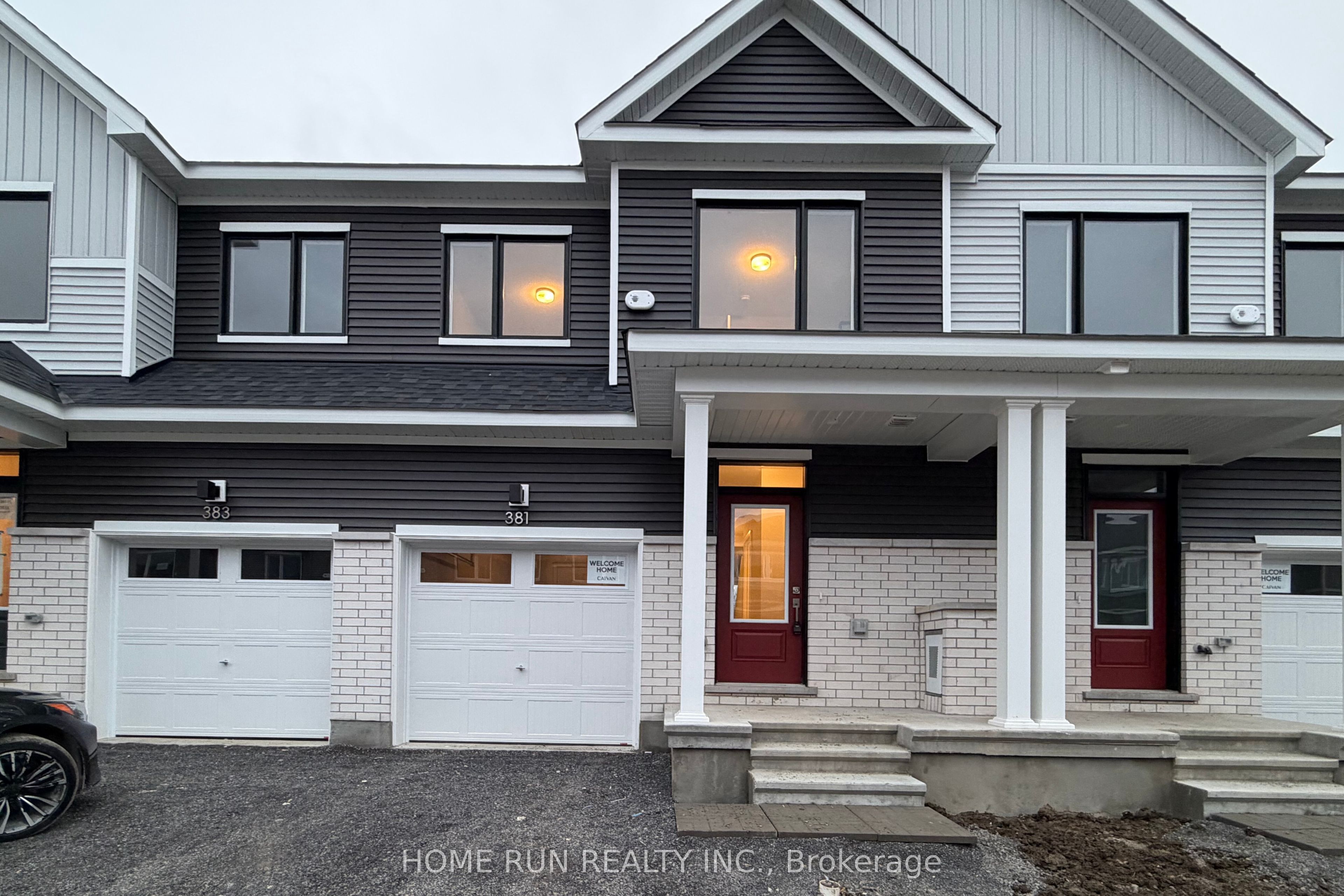 381 Les Emmerson Drive, Barrhaven, ON K2J 7L7 photo 2