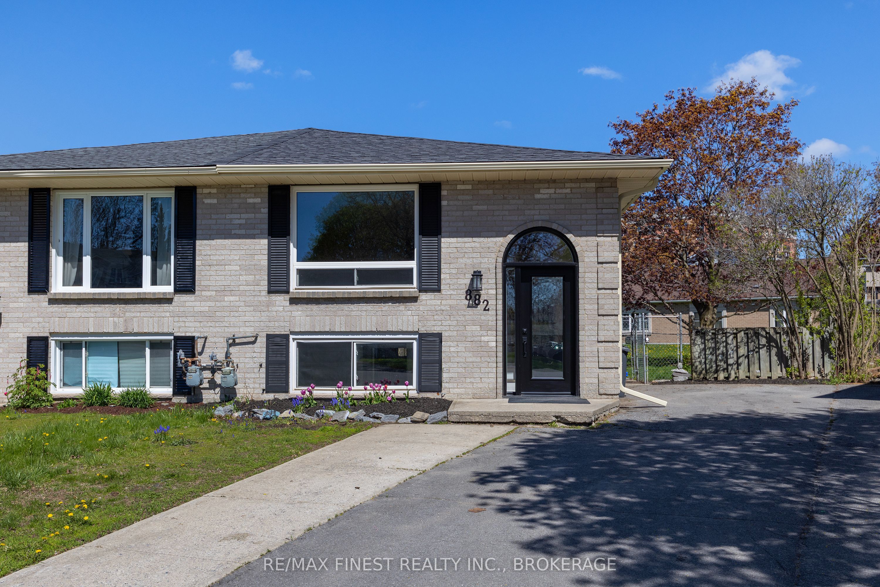 882 BEACONHILL Court, Kingston, ON K7P 2A9 photo 2